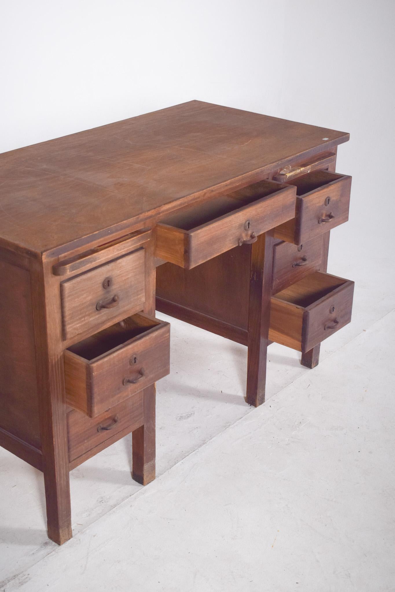 Scrivania portoghese di metà secolo in Wood di Olaio in vendita 2
