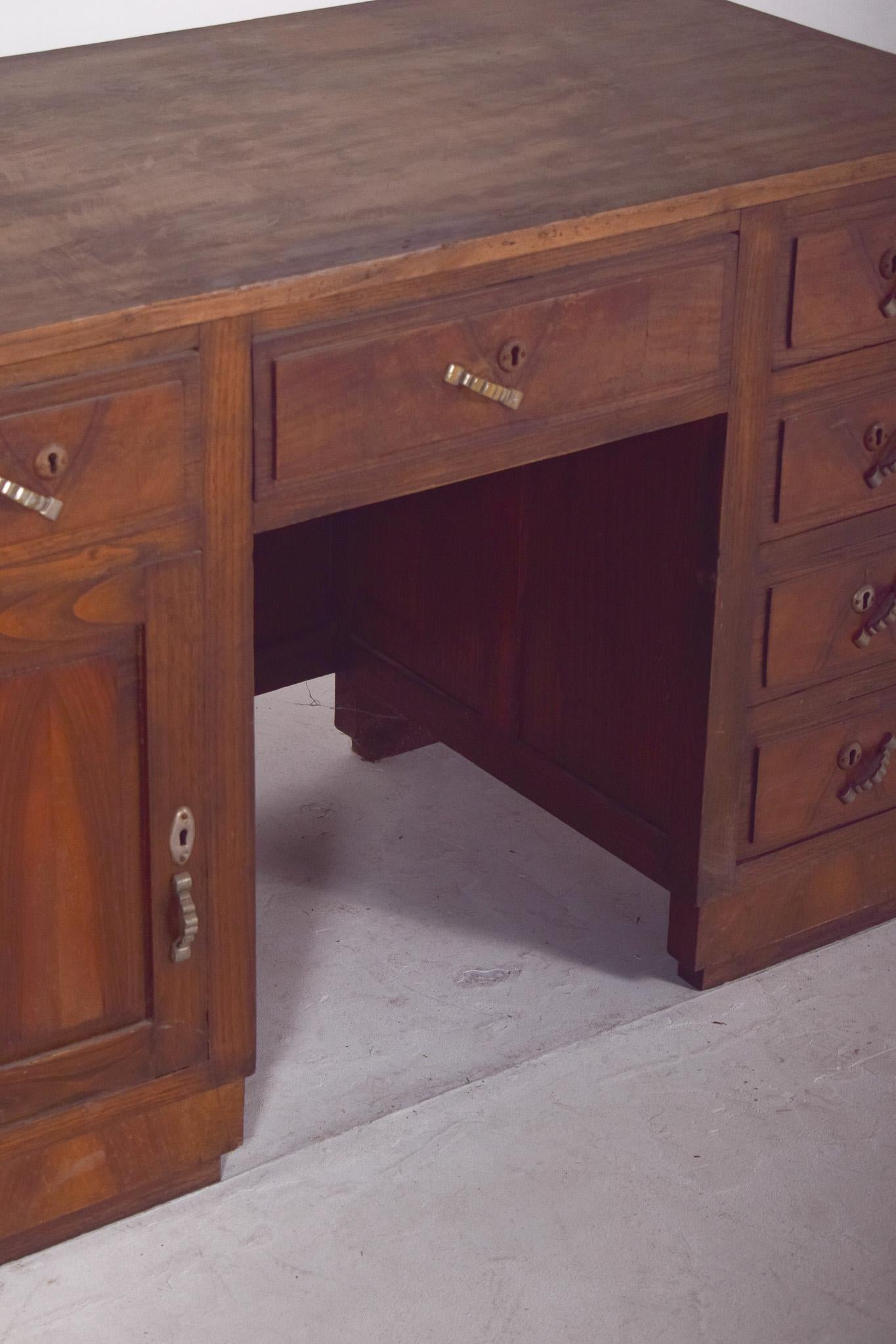 Scrivania portoghese di metà secolo in Wood in vendita 1
