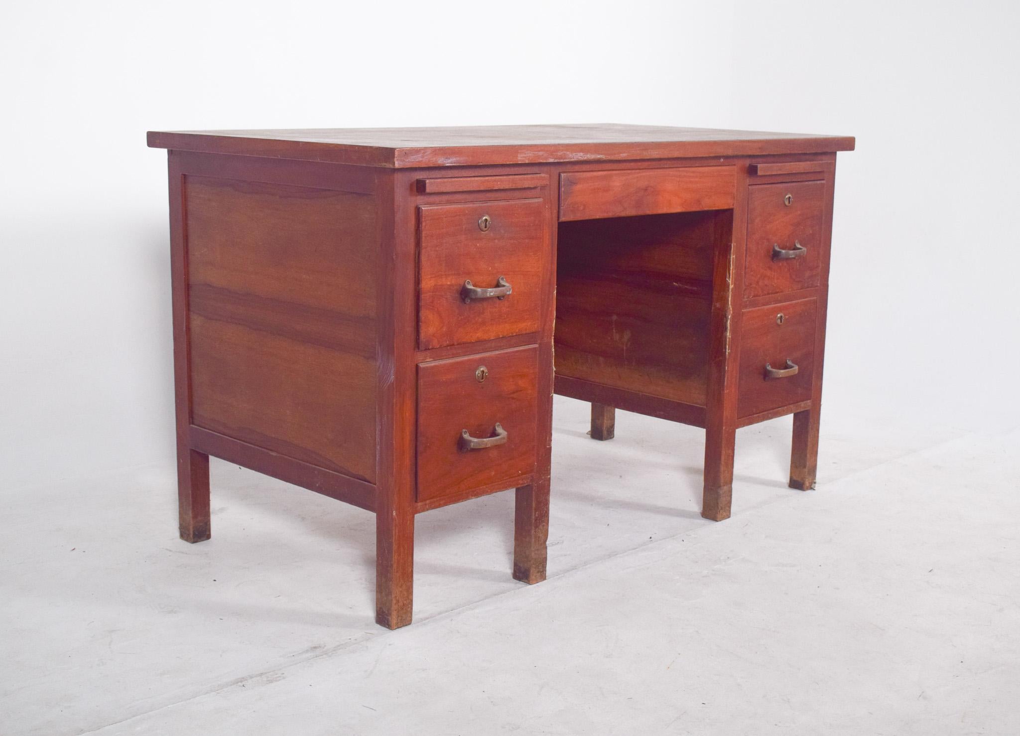 Scrivania Olaio portoghese di metà secolo in Wood In condizioni discrete in vendita a Lisboa, Lisboa