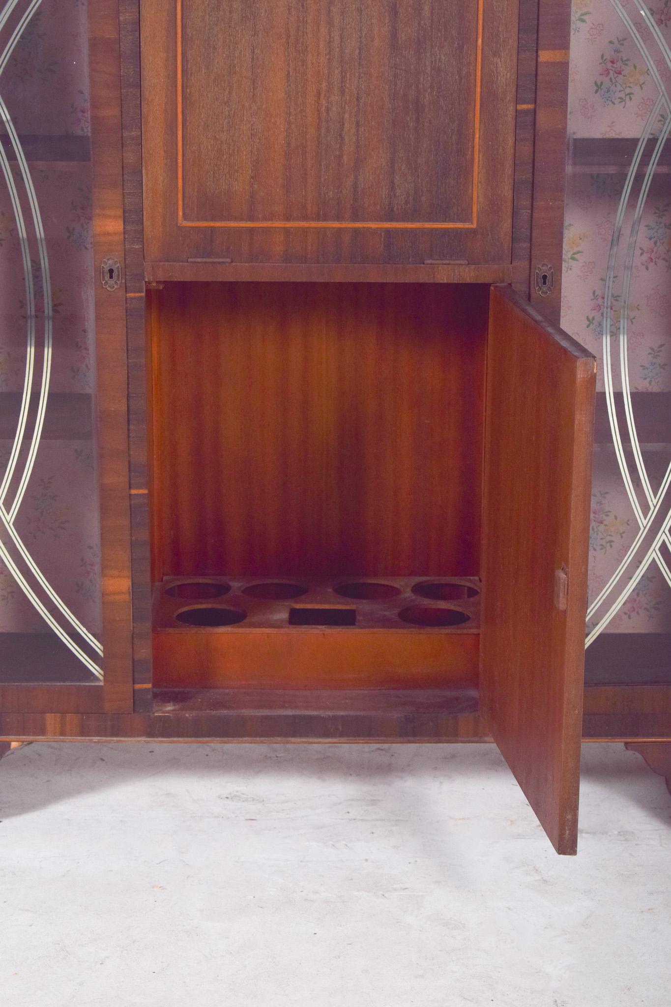 Portugiesischer Palisander-Vitrinenschrank aus der Mitte des Jahrhunderts (20. Jahrhundert) im Angebot