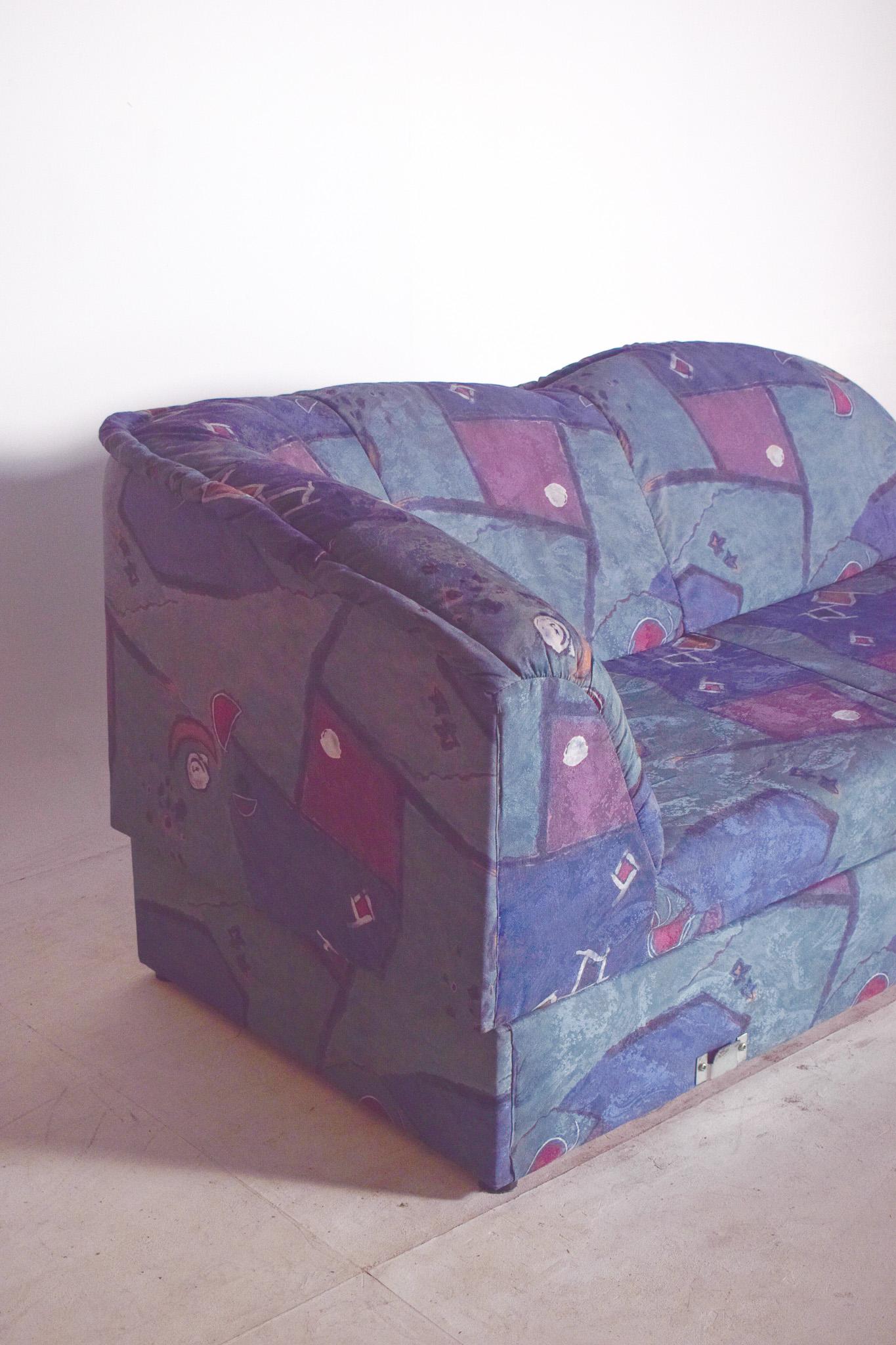 Mid-Century Portuguese Upholstered Sofa from de 80s In Fair Condition For Sale In Lisboa, Lisboa