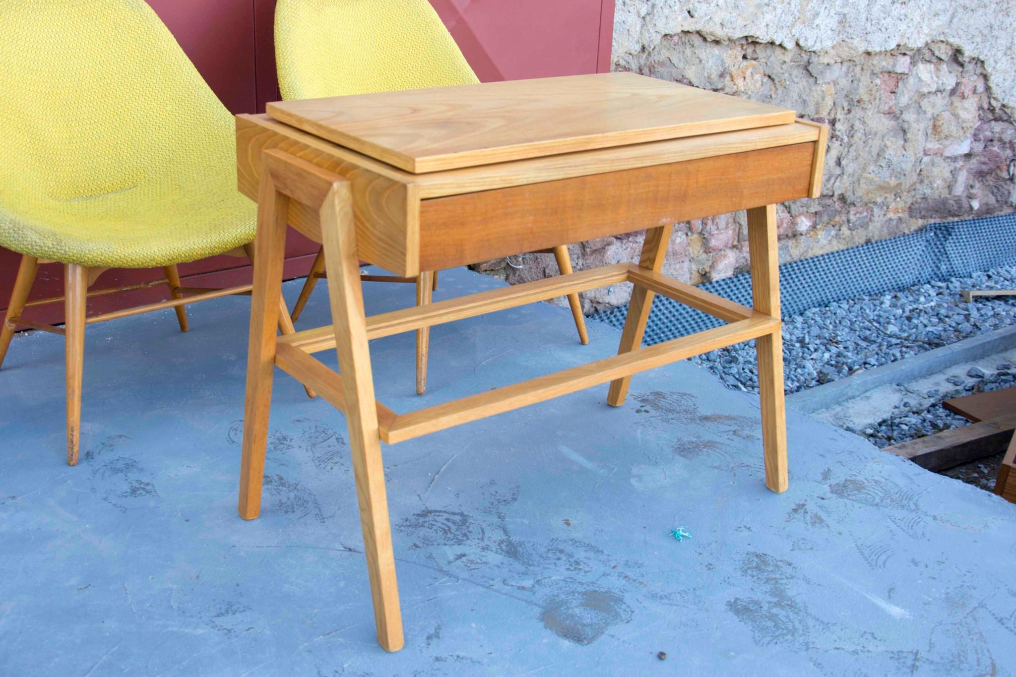 Midcentury Positioning Side or TV Table, Czechoslovakia, 1960 In Good Condition In Prague 8, CZ