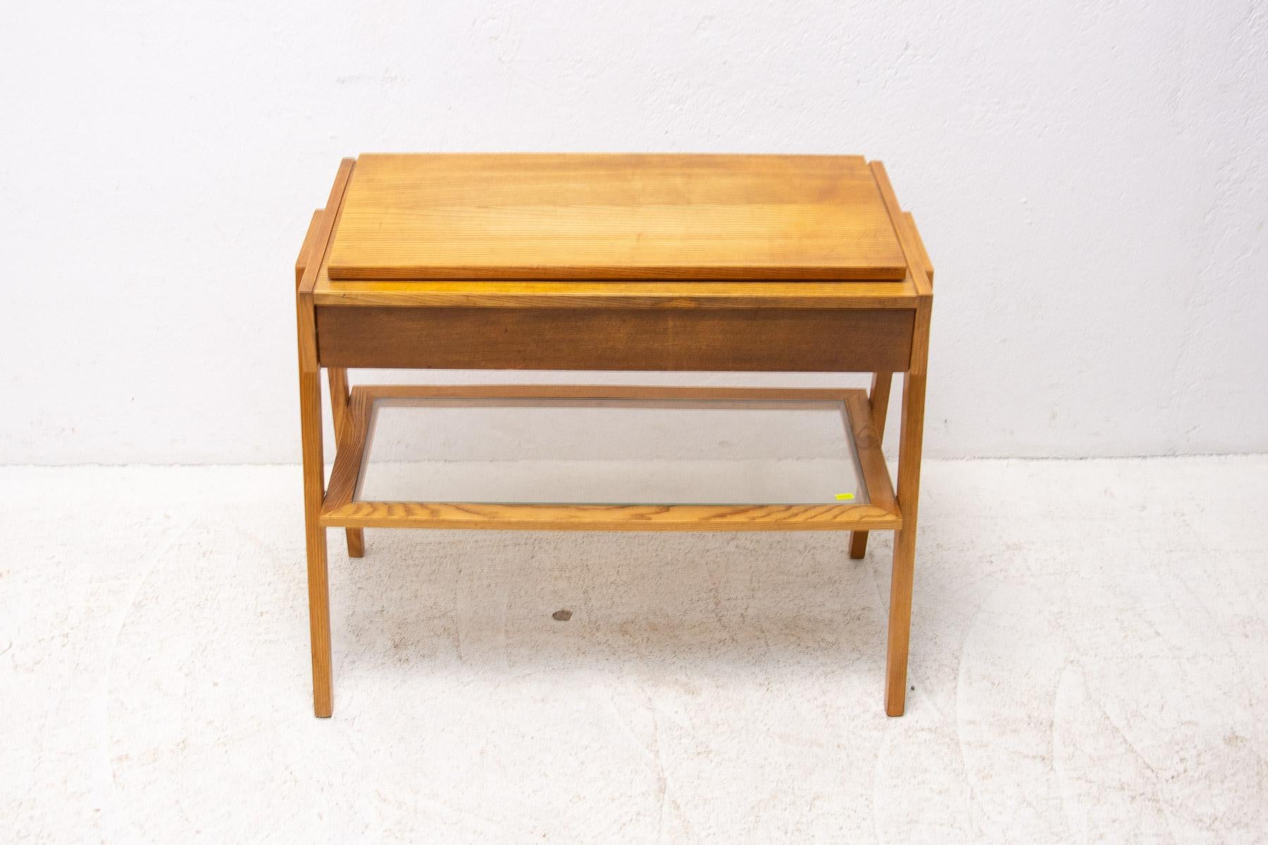 Mid-Century Positioning Side or TV Table, Czechoslovakia, 1960's For Sale 8