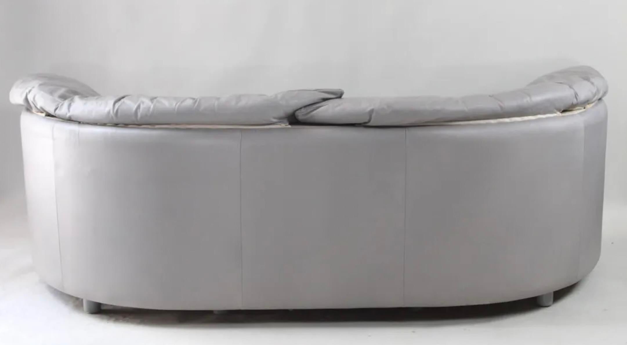 Mid century Post Modern De Sede Gray Leather long Curved back Pillow Sofa In Good Condition For Sale In BROOKLYN, NY