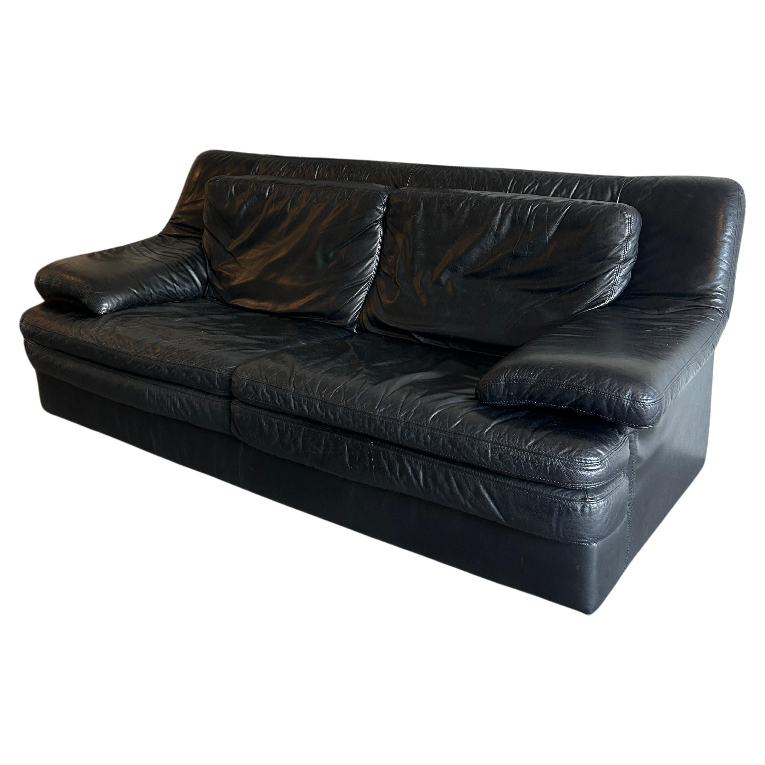Beautiful Mid Century Italian Black Leather Sofa by. Wonderful condition very clean - ready for use. Clean soft thick leather. Great Design Very comfortable. Located in Brooklyn NYC. 

Measures 84