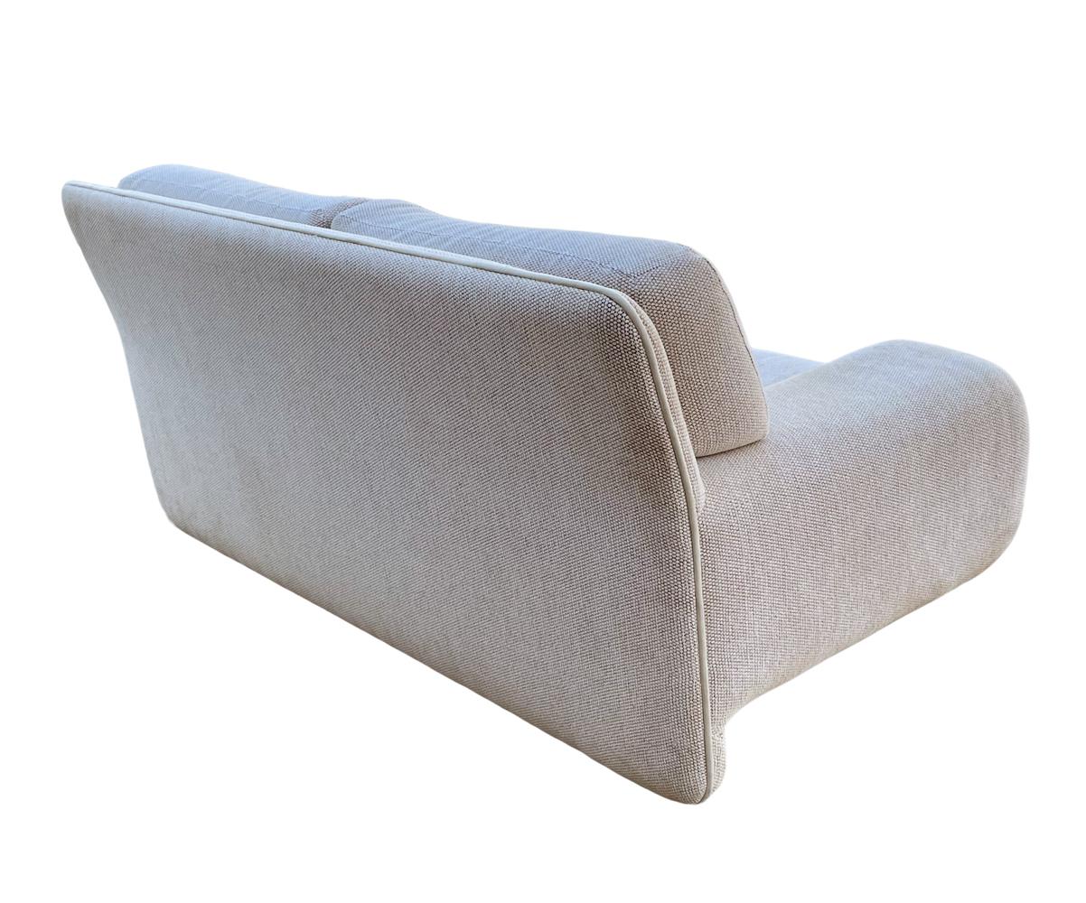 Siège ou canapé post-moderne du milieu du siècle dernier, produit par Preview Furniture en vente 3