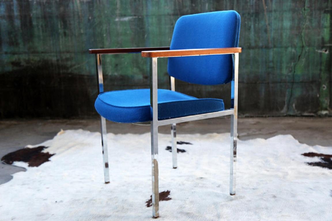 Chrome framed Side / accent / lounge / Office chair in the manner of Knoll has walnut armrests & royal blue wool upholstery in good condition. The upholstery could use a good cleaning. Very comfortable Original Mid Century Modern accent chair with a