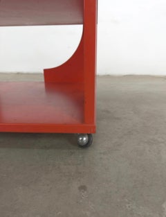 Mesa de centro cuadrada roja postmoderna de mediados de siglo con ruedas fabricada en Italia