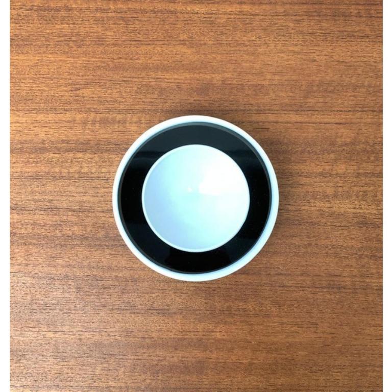 Mid-Century Italian Postmodern Glass Bowl by Alessandro Pianon for Vistosi, 1960s, in Very Good conditions. Designed 1960 to 1969 This piece has an attribution mark.

Additional information:
Material: Glass
Color: Black
Styles: Mid-Century Modern,