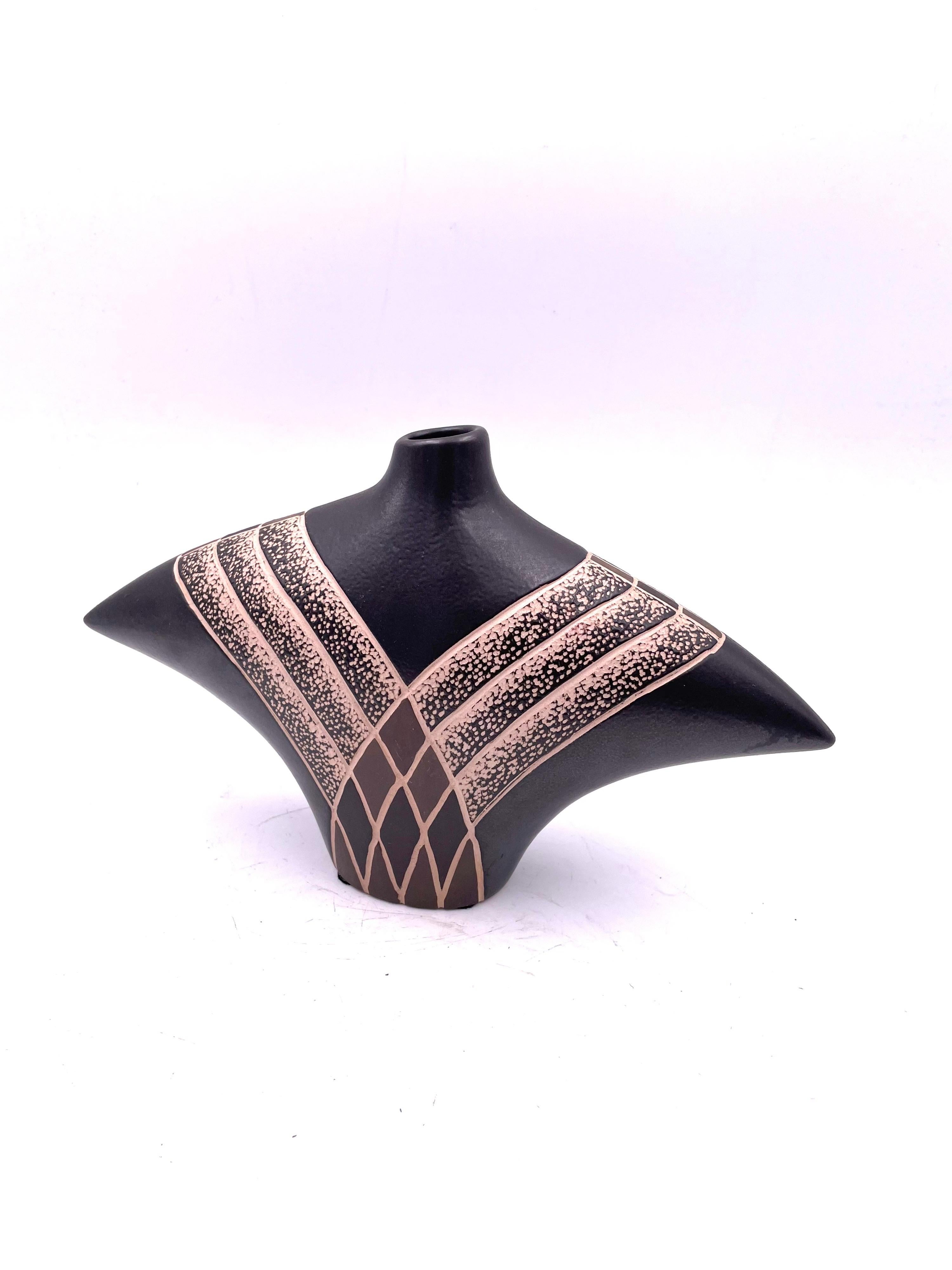 Post-Modern Mid-Century / Postmodern Ikebana Style Ceramic Vase For Sale