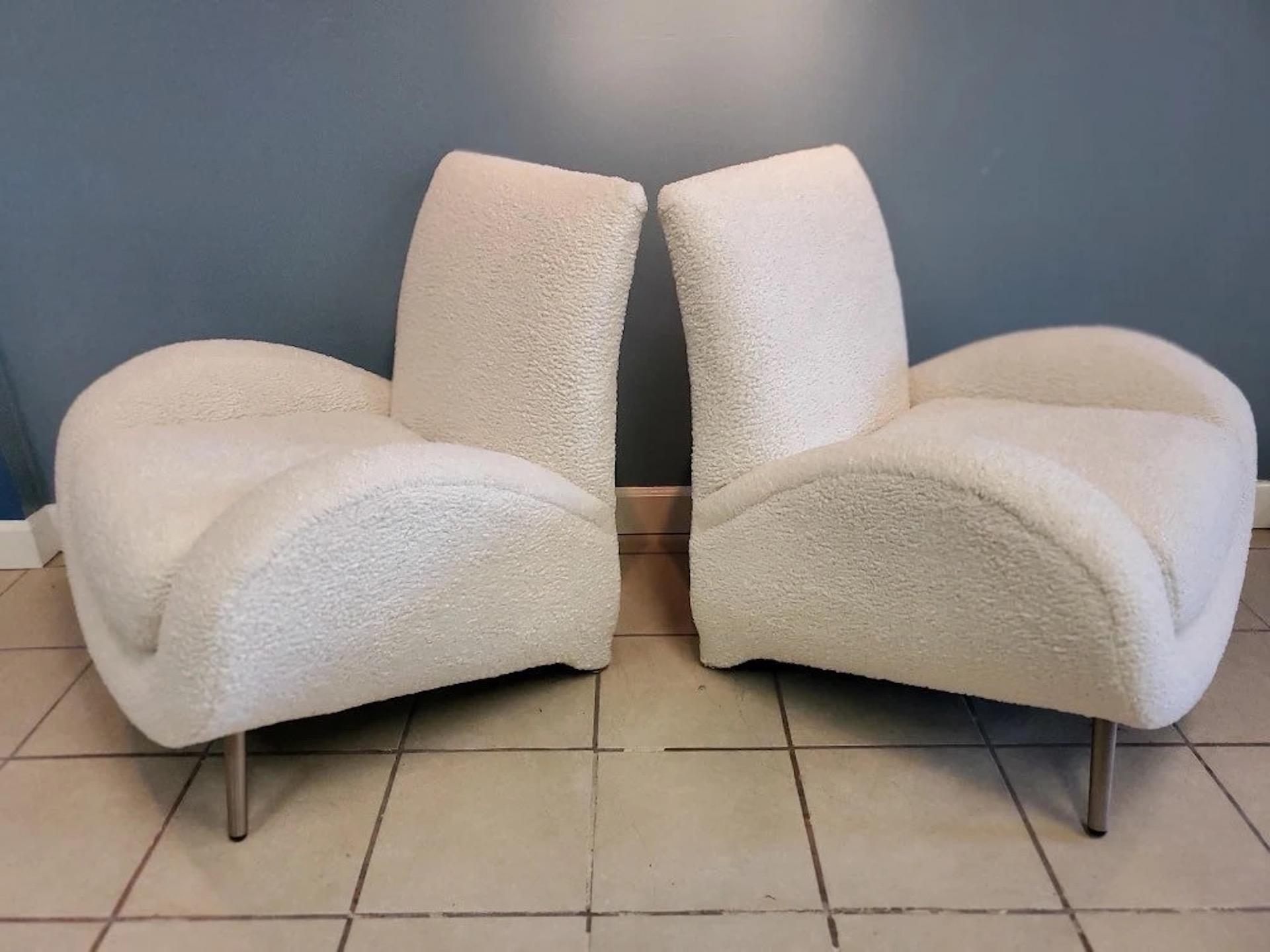 20ième siècle Paire de fauteuils club italiens postmodernes du milieu du siècle dernier, nouvellement tapissés en boucle en vente