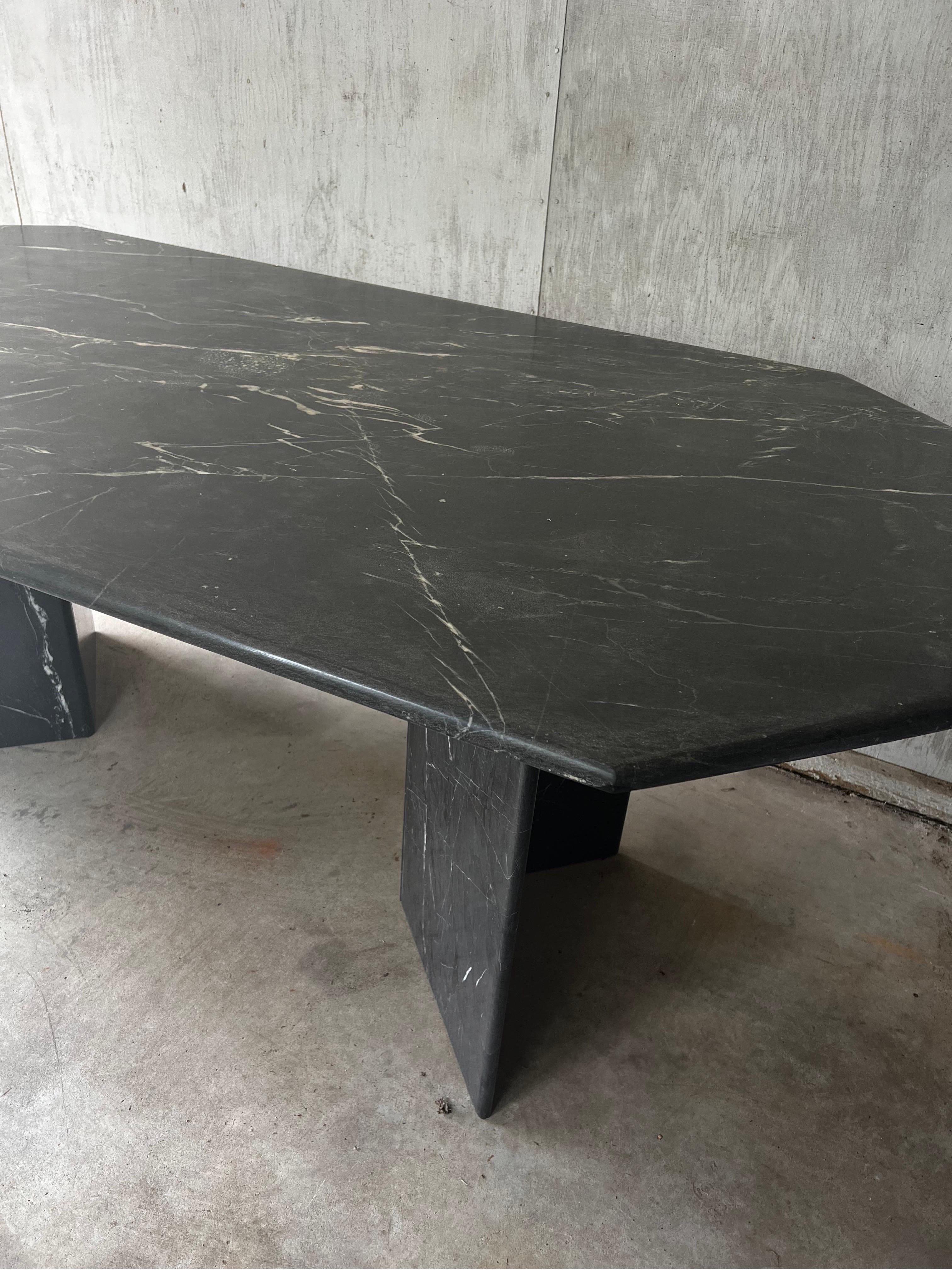 Mid-Century/Postmodern Marble Dining Table In Good Condition For Sale In Los Angeles, CA