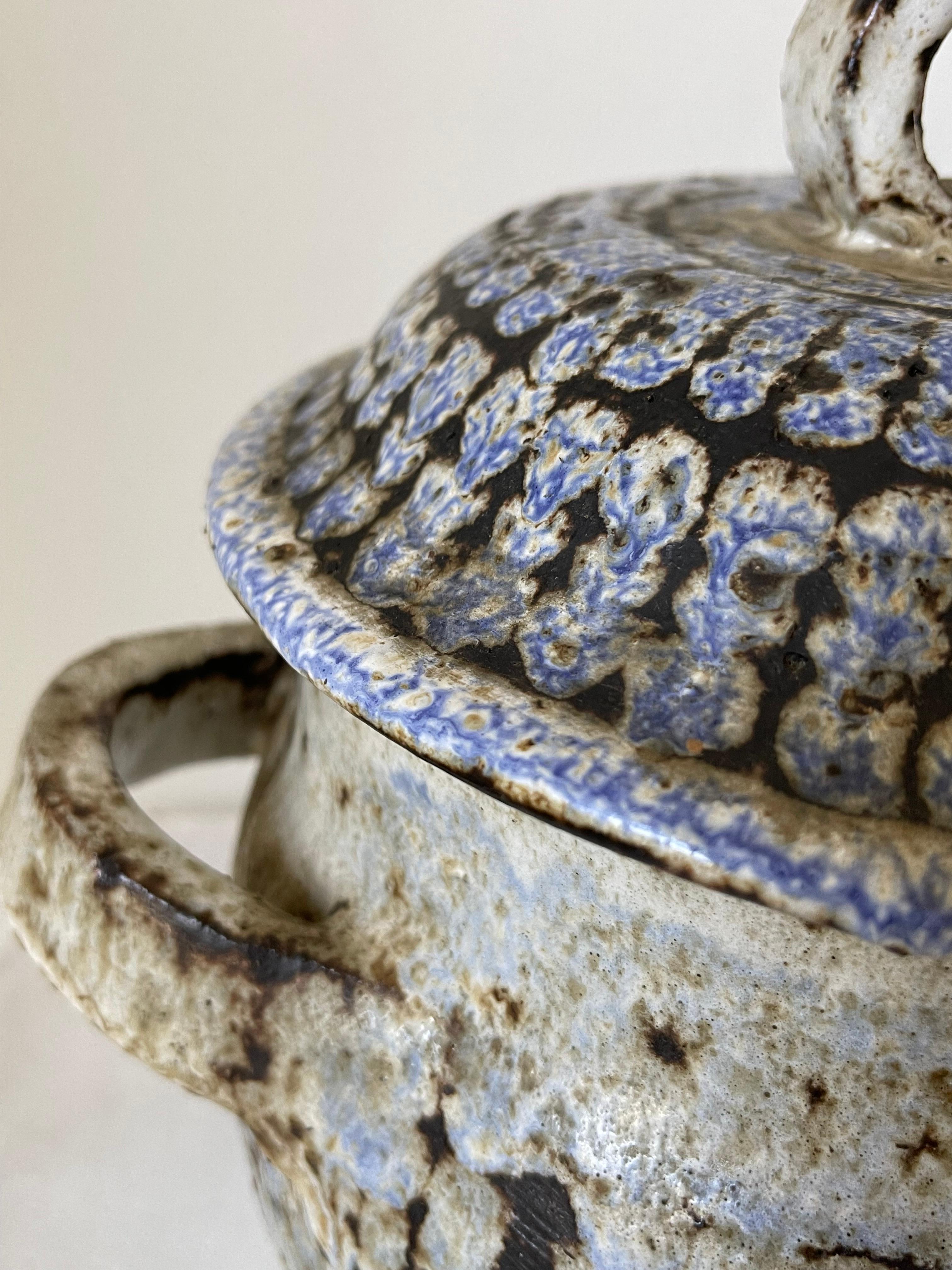Pot en céramique du milieu du siècle dernier de Vallauris signé Thiry en vente 5