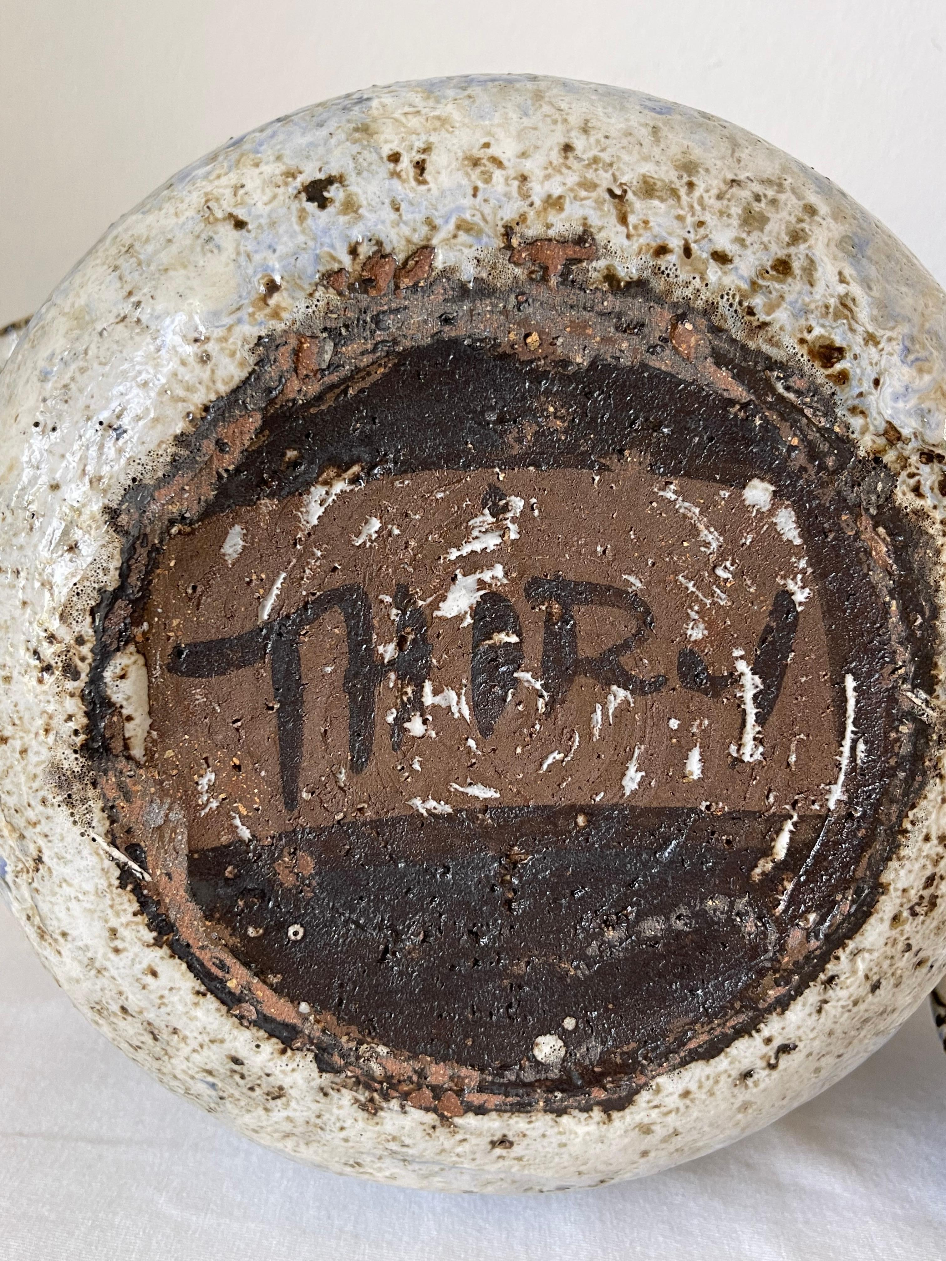 Pot en céramique du milieu du siècle dernier de Vallauris signé Thiry en vente 1
