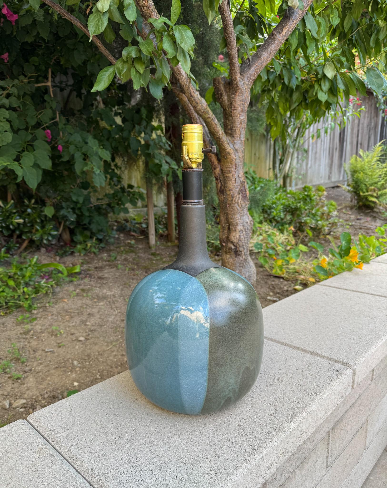 Mid Century Pottery Craft USA Flame Glaze Ceramic Lamp, c.1970 For Sale 5
