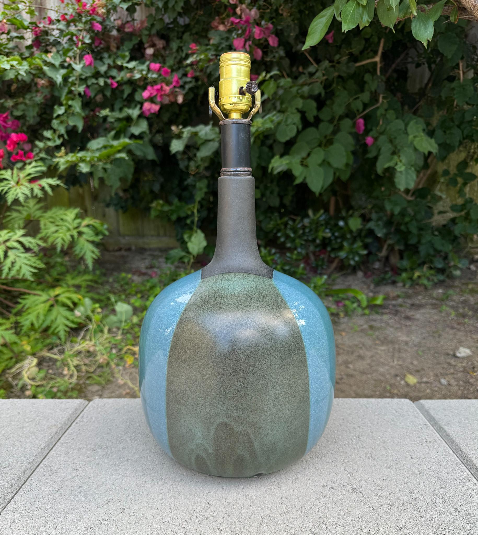 Mid Century Pottery Craft USA Flame Glaze Ceramic Lamp, c.1970 For Sale 6