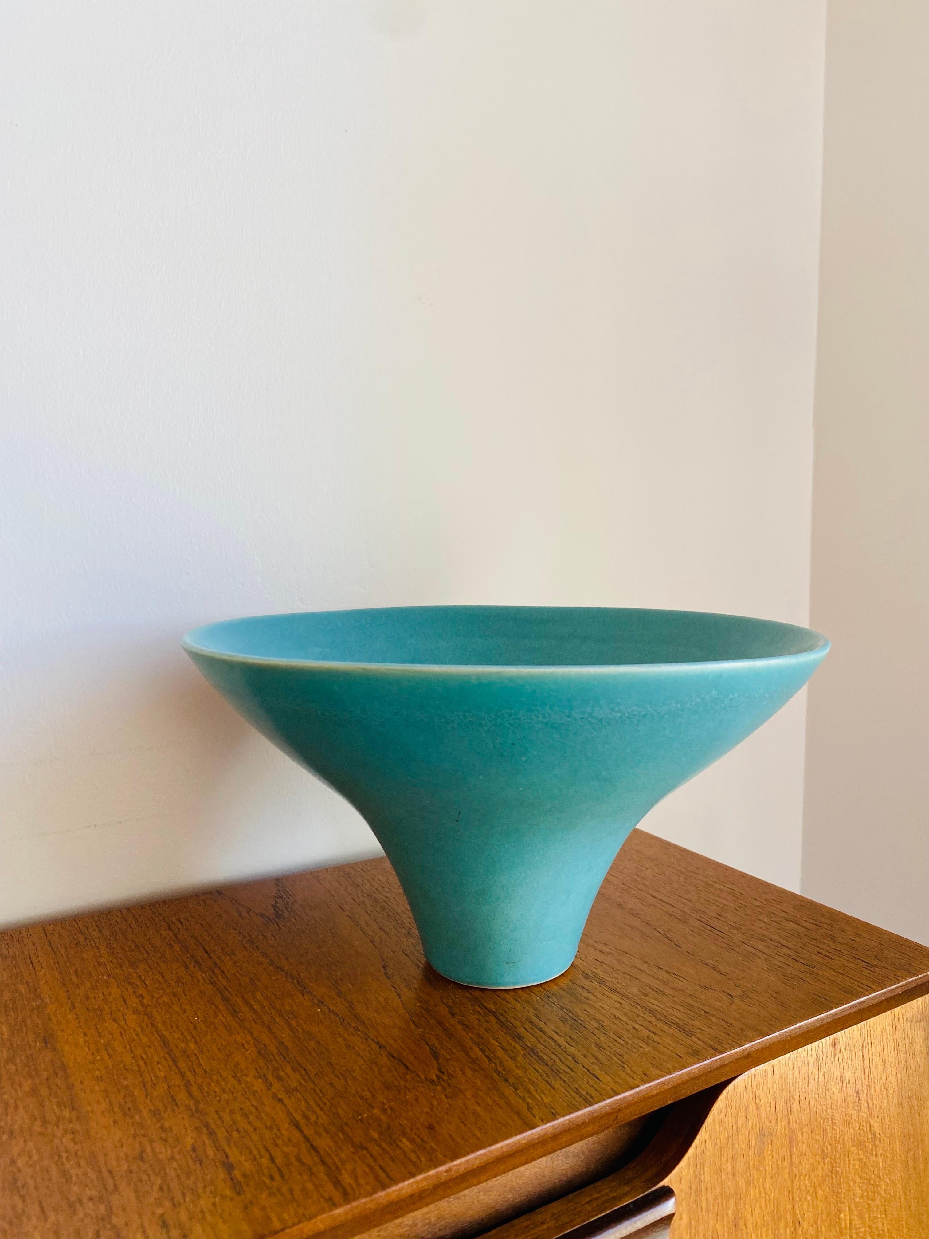 Vaso da fiori Ikebana Suiban in ceramica della metà del secolo, firmato, Giappone in vendita 3