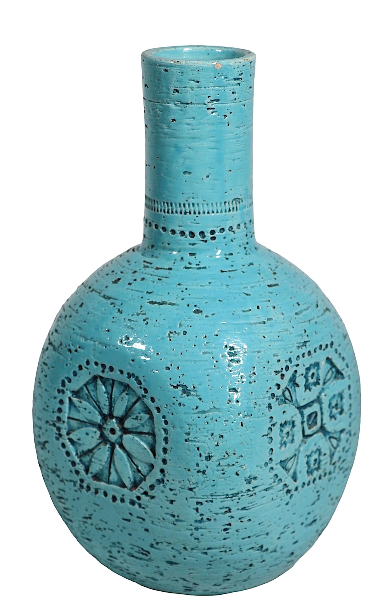  Keramikvase aus der Mitte des Jahrhunderts  Importiert von Raymor um 1950 im Angebot 1