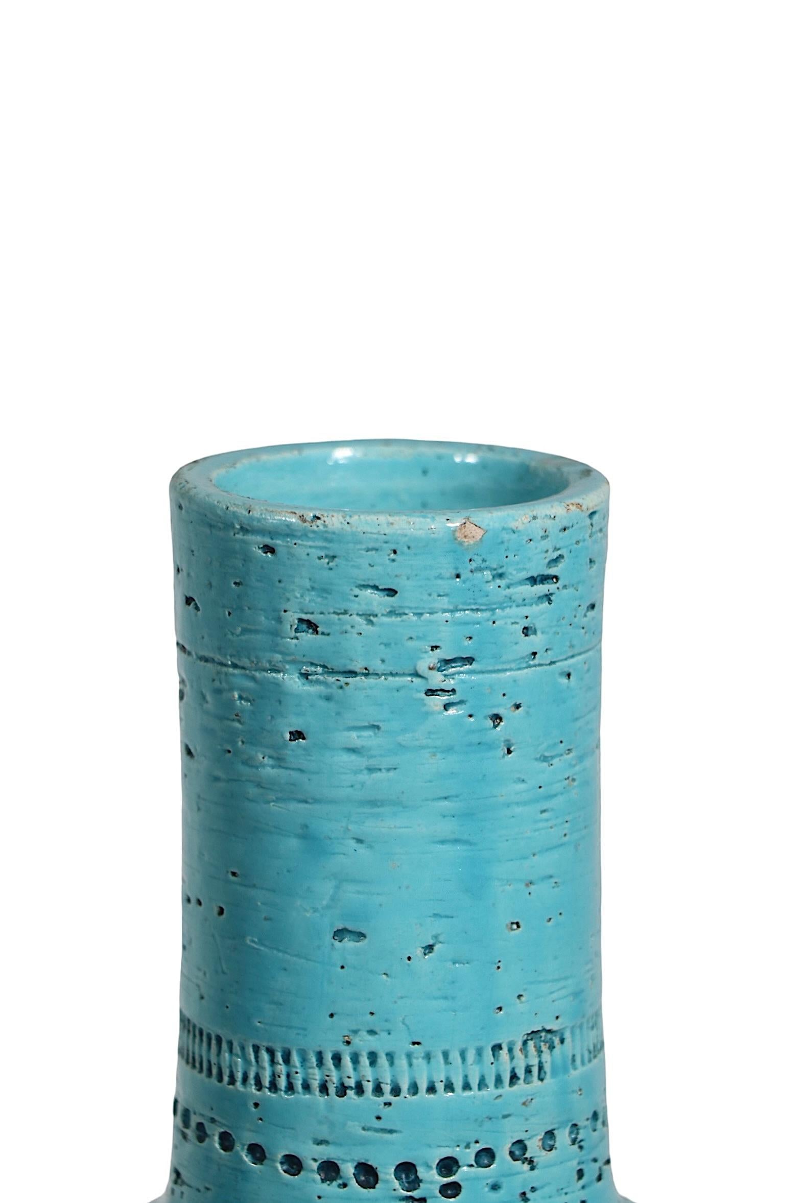  Keramikvase aus der Mitte des Jahrhunderts  Importiert von Raymor um 1950 im Angebot 2
