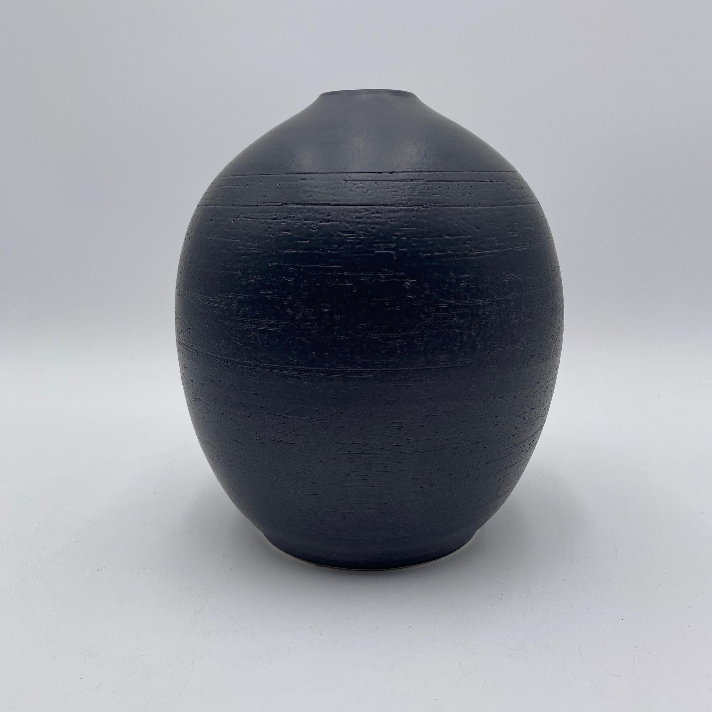 Mid Century Pottery Vase Signed 20th Century For Sale 4