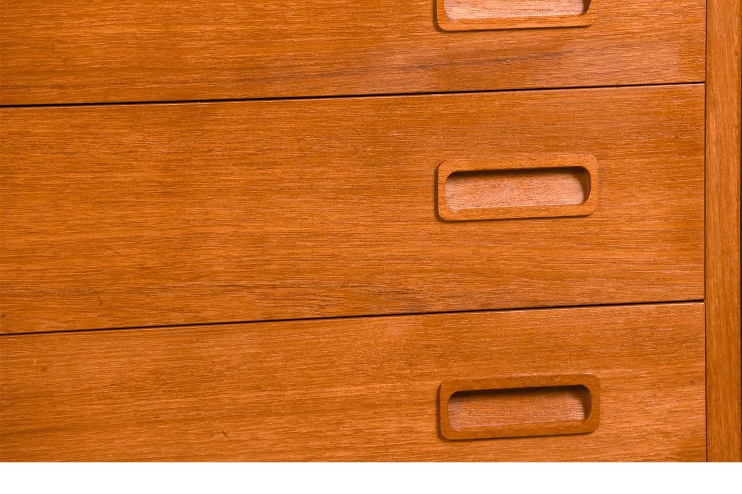 Mid-20th Century Midcentury Poul Hundevad Hu Danish Modern Teak Dresser, 1960s