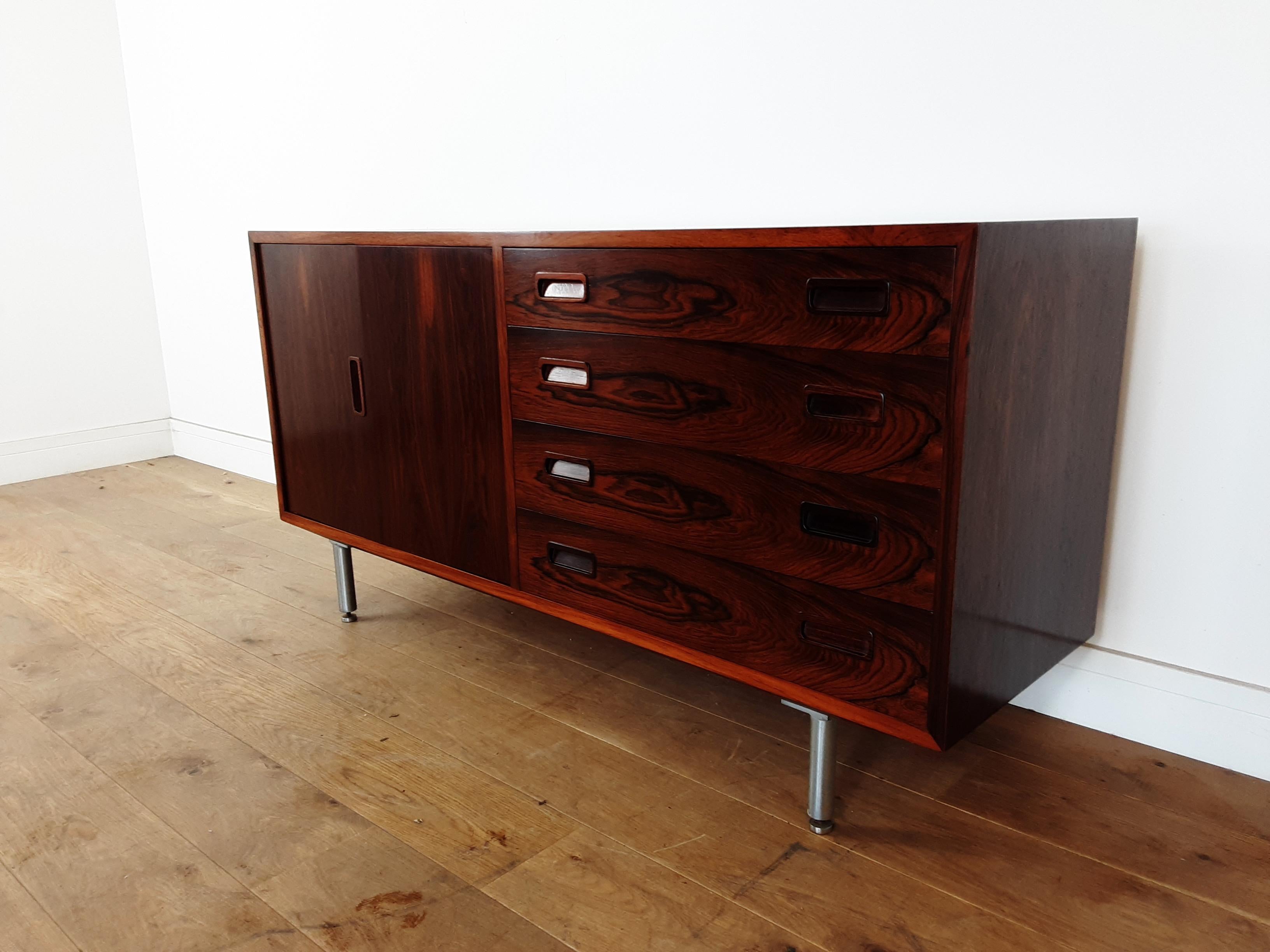 Midcentury Poul Hundevad Rosewood Sideboard with Drawers In Good Condition For Sale In London, GB