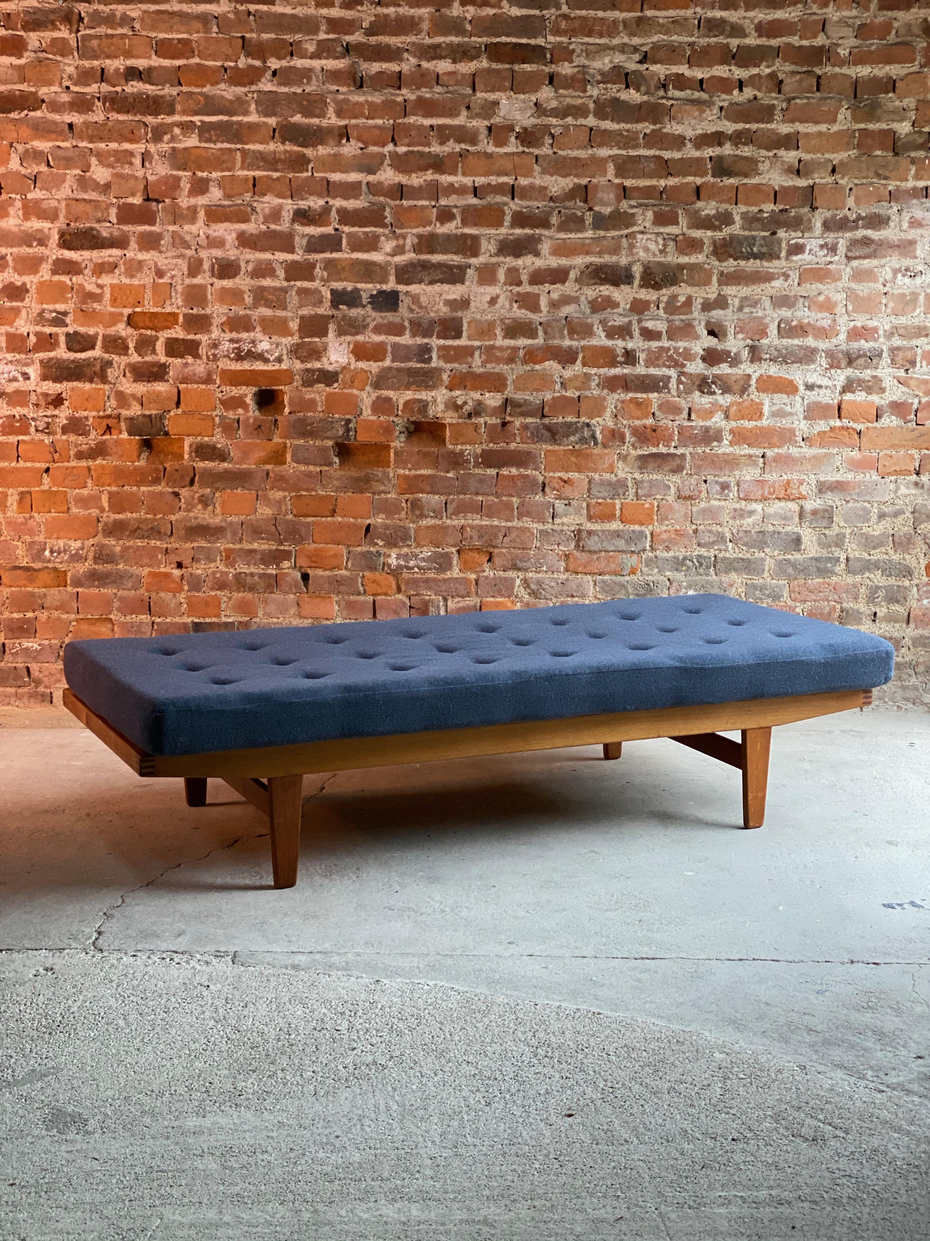 Mid-Century Modern Midcentury Poul M. Volther Model H9 Daybed FDB Mobler Danish, circa 1960s