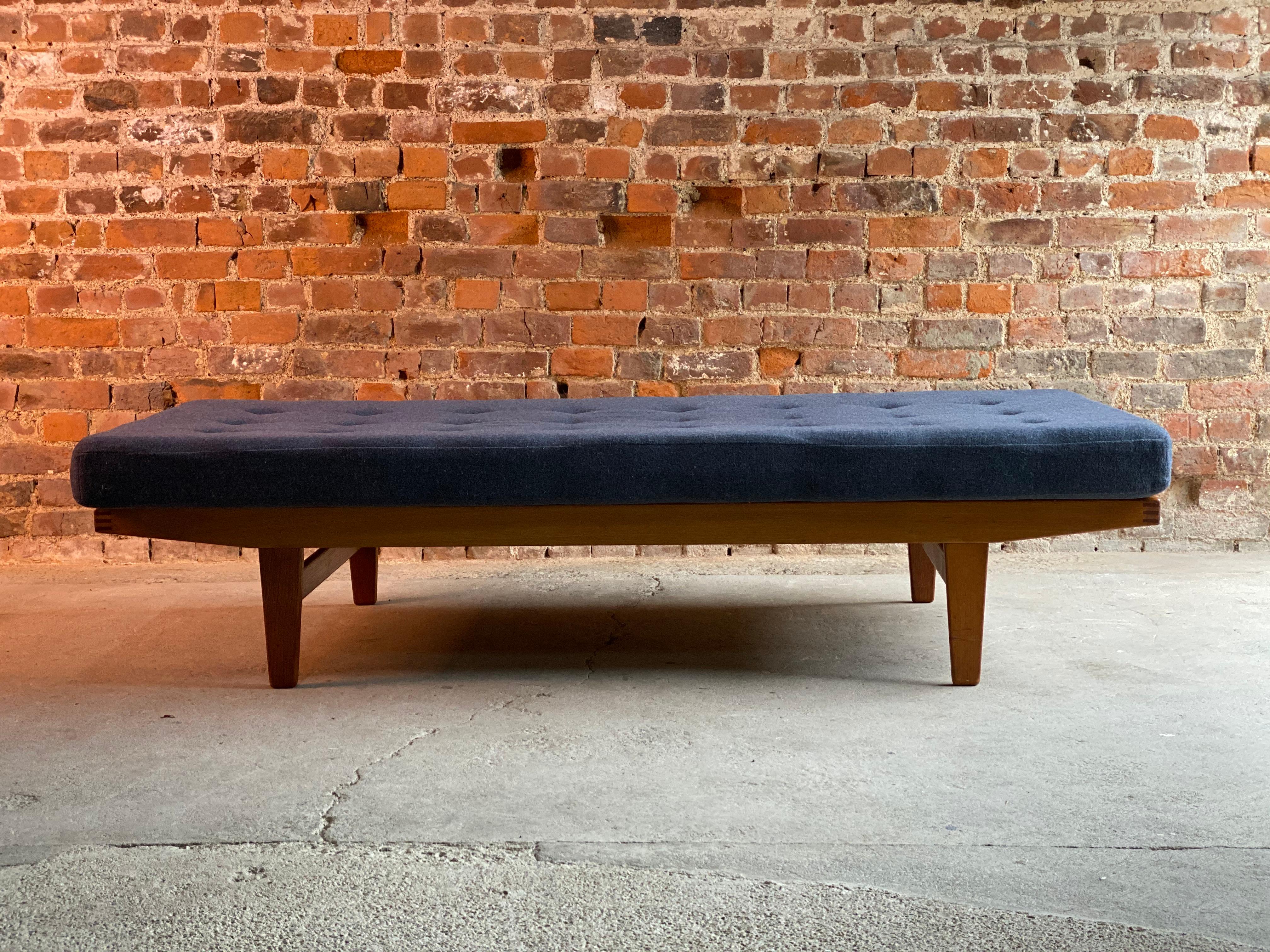 Mid-20th Century Midcentury Poul M. Volther Model H9 Daybed FDB Mobler Danish, circa 1960s