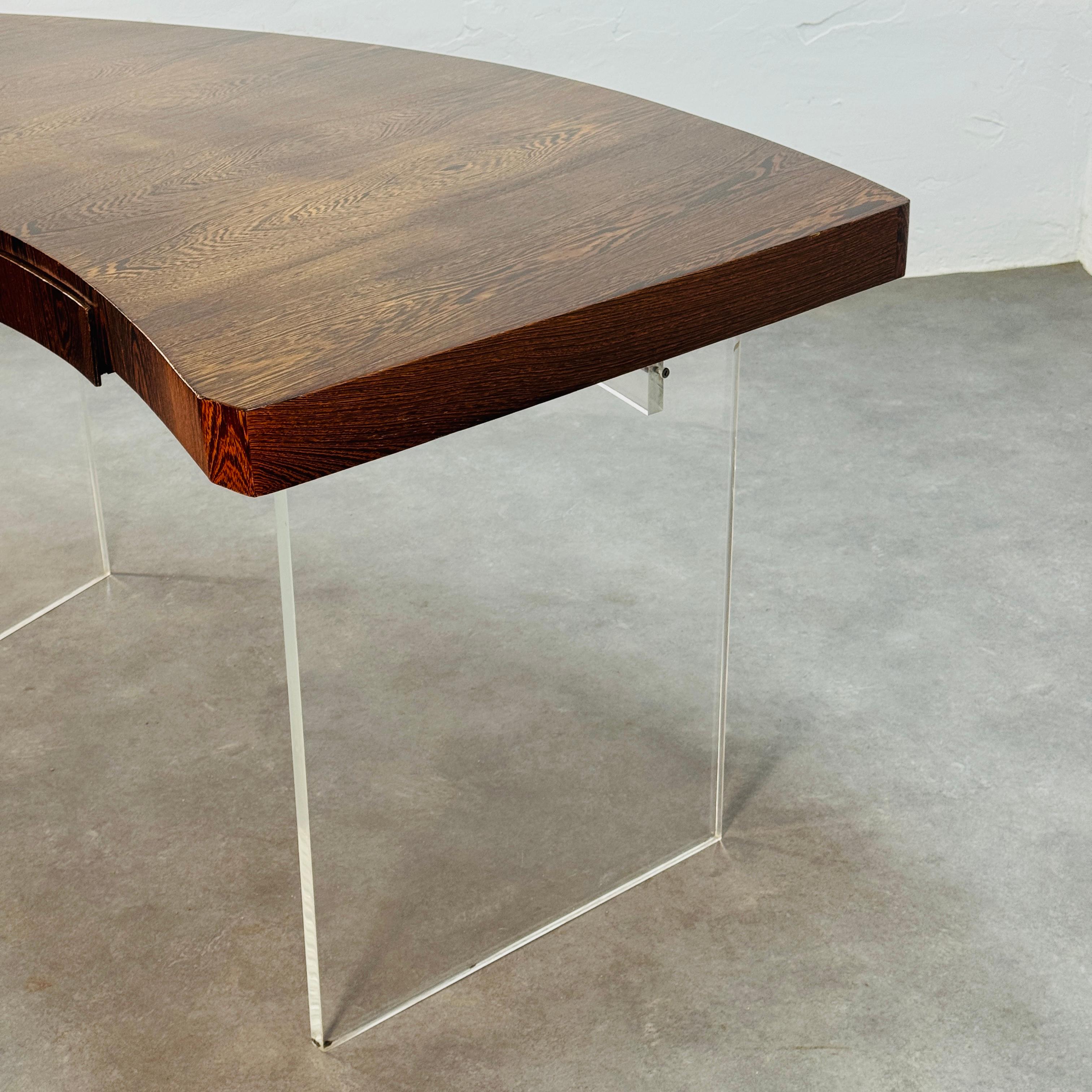 Acciaio inossidabile Scrivania in lucite e wengé di Poul Nørreklit di metà secolo, Danimarca, anni '70. in vendita