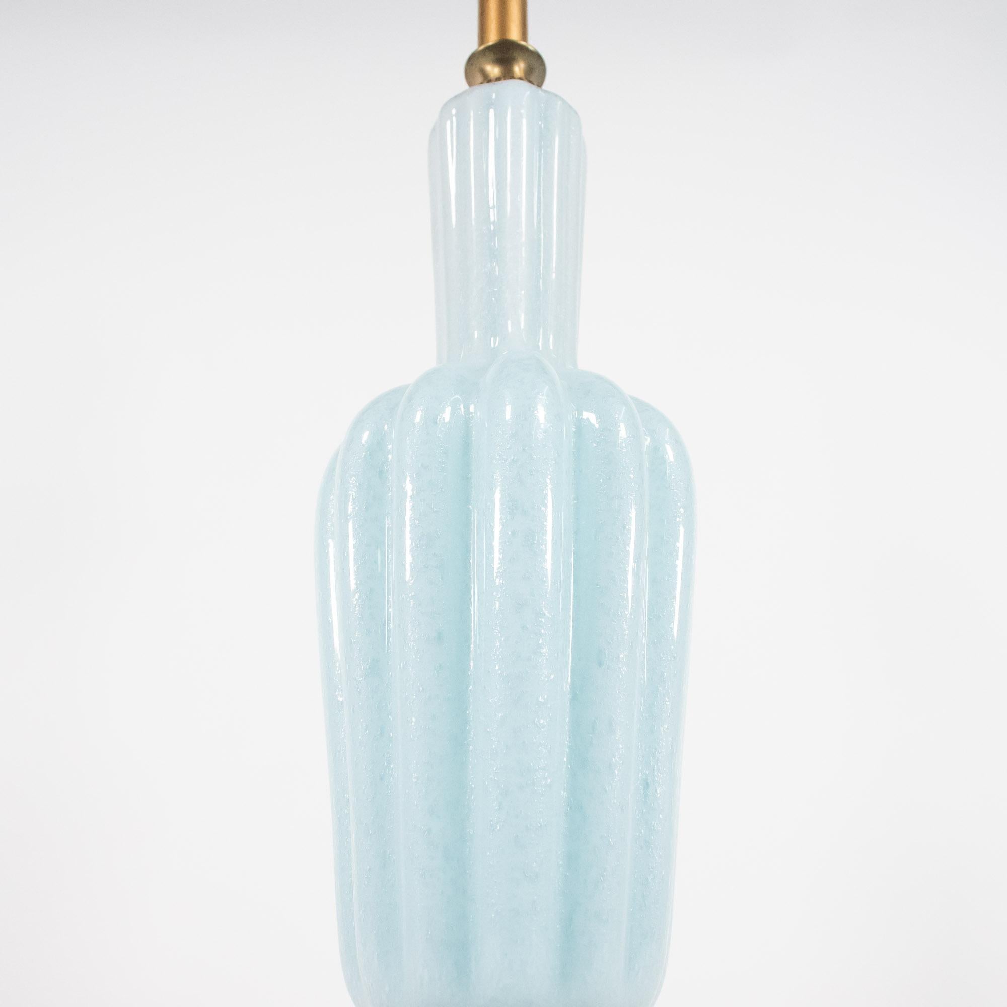 Lámpara de Sobremesa de Cristal de Murano Azul Pólvora de Mediados de Siglo con Base de Mármol Latón en venta