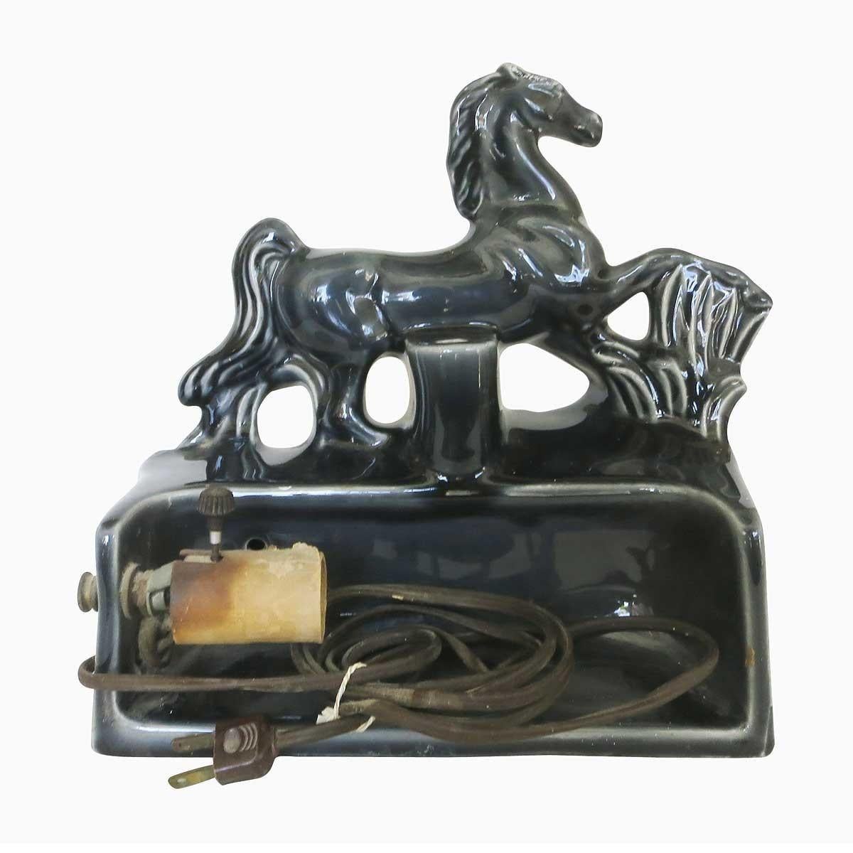 Lámpara de Tv Caballo Rampante de Mediados de Siglo Estadounidense en venta