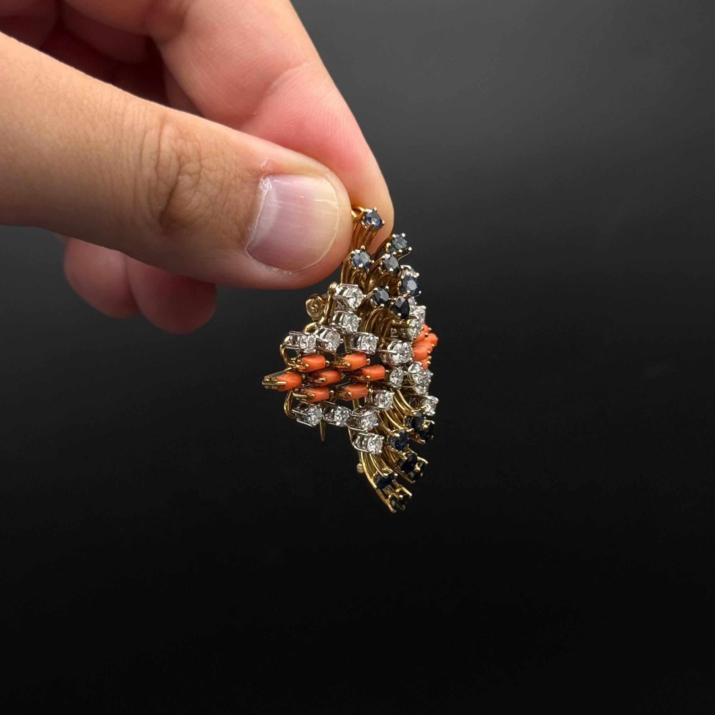 Mid-Century Precious Coral Sapphire Diamond Pendant/Brooch 18K Yellow Gold 1960s For Sale 5