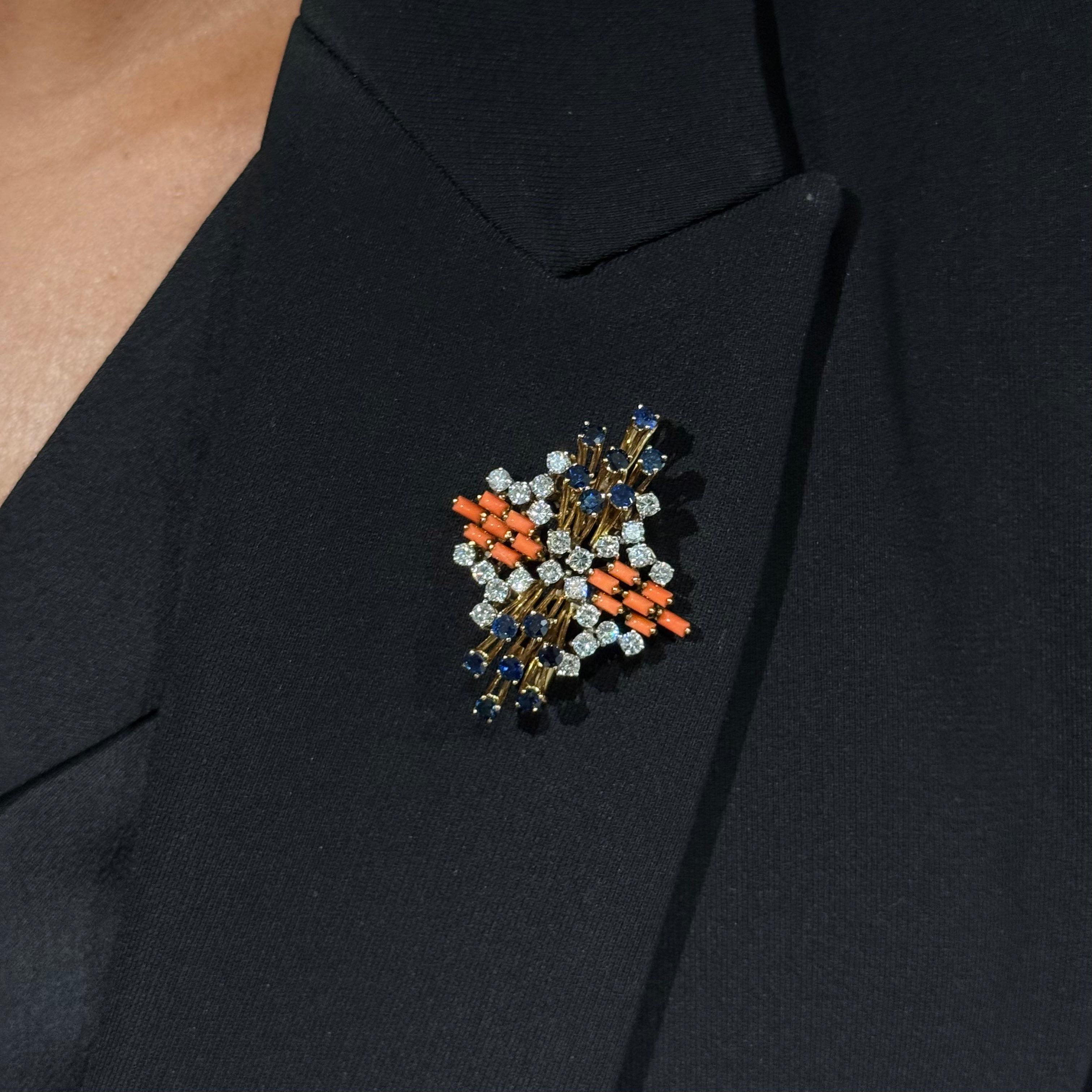 Round Cut Mid-Century Precious Coral Sapphire Diamond Pendant/Brooch 18K Yellow Gold 1960s For Sale