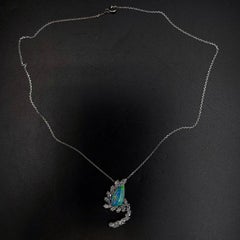 Mid-Century Precious Opal Diamond Platinum Französisch 1950er-1960er Jahre Anhänger Halskette