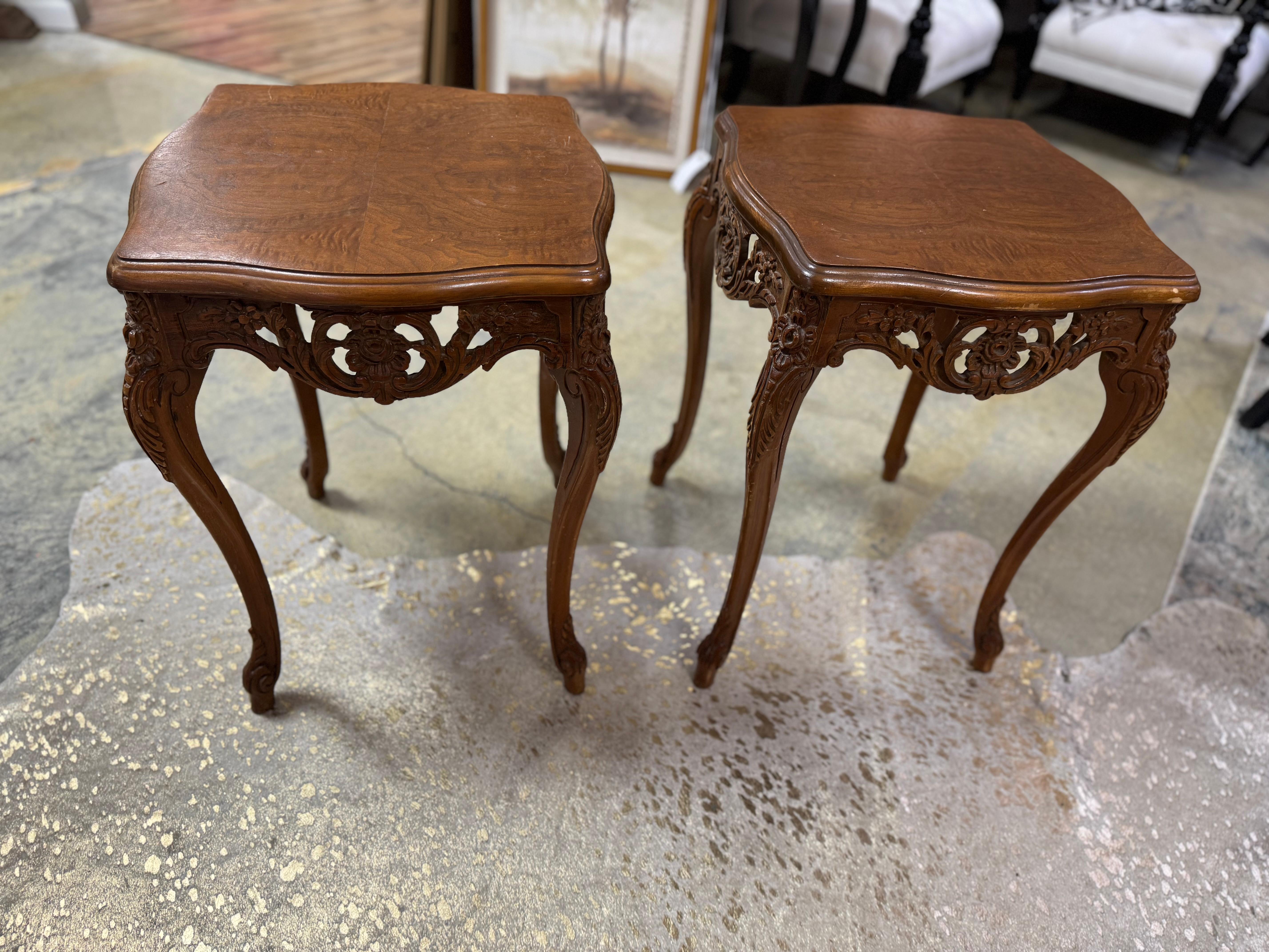 Baroque Tables d'appoint provisoires du milieu du siècle Hand Made en vente