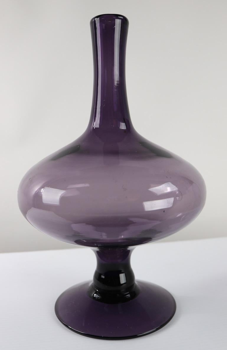 Mid Century  Purple Amethyst Genie Bottle Attributed to Erickson In Excellent Condition In New York, NY