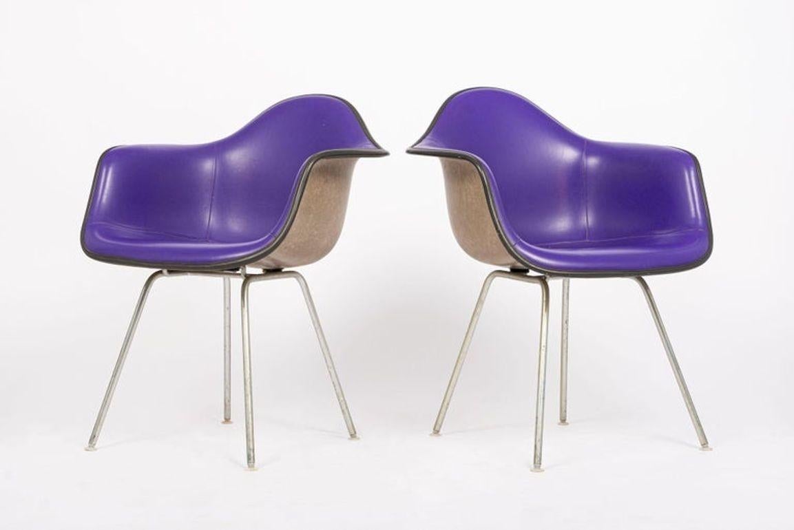 Mid-Century moderno Sedie da salotto DAX viola di metà secolo di Eames per Herman Miller, anni '60 in vendita