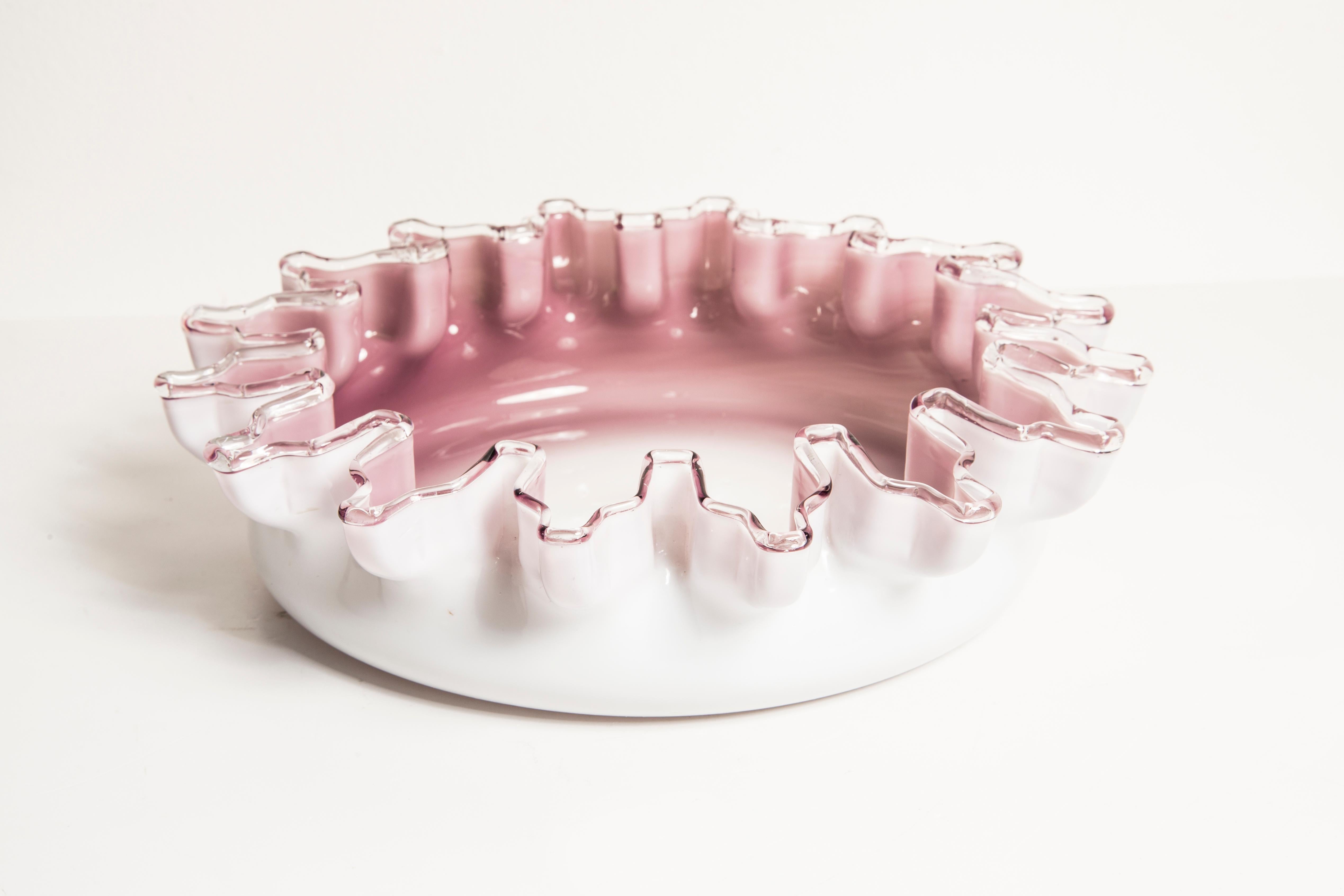 Midcentury Purple Lavender and White Decorative Glass Plate, Italy, 1960s In Excellent Condition In 05-080 Hornowek, PL