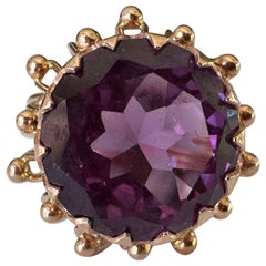 Vintage Mid-Century Purple Synthetic Sapphire and Yellow Gold Cocktail Ring
