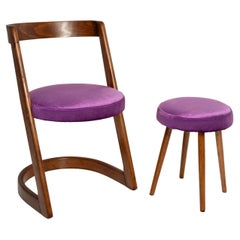 Chaise et tabouret demi-a en velours violet du milieu du siècle, Baumann, France, 1970