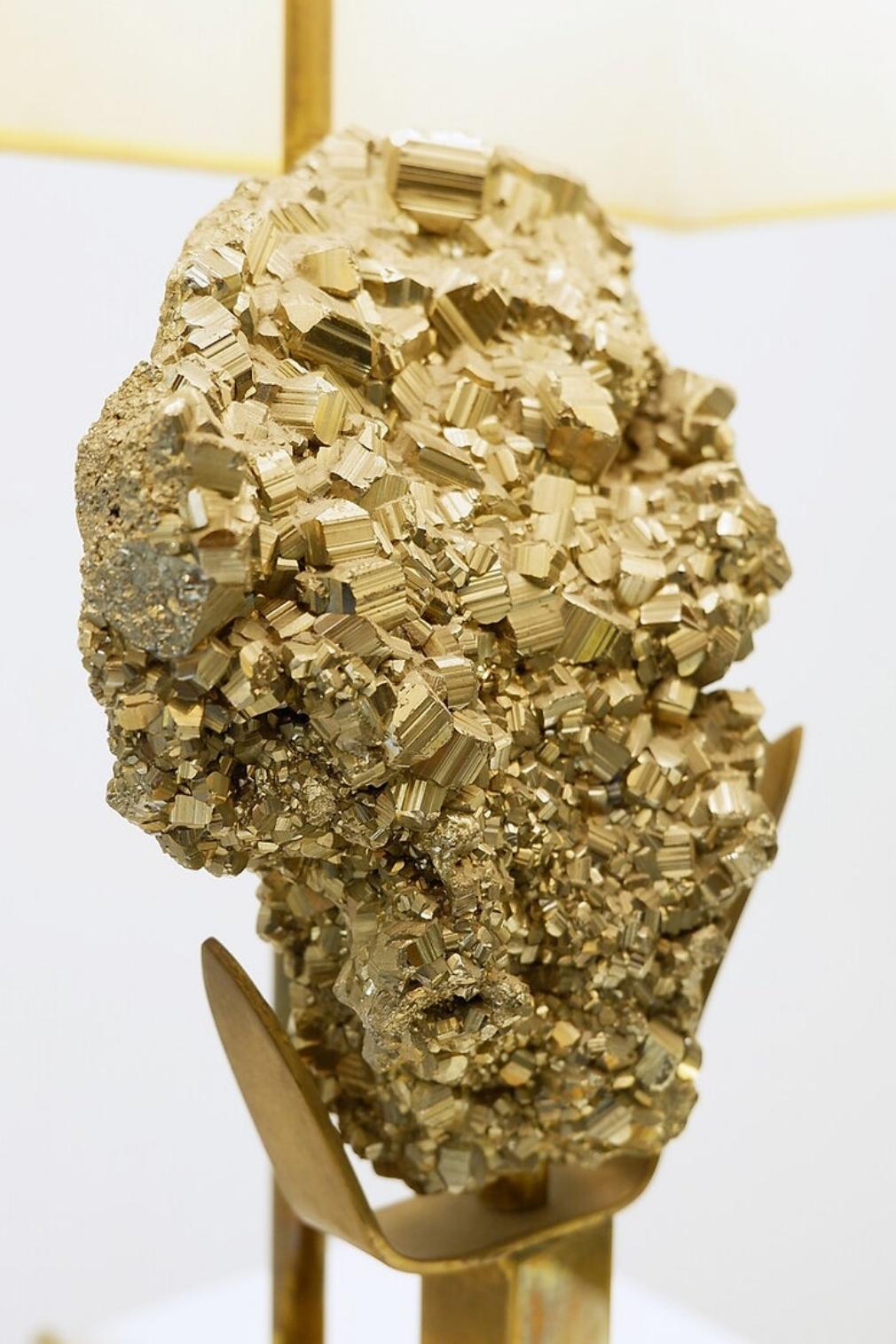 Brass Mid-century pyrite stone Table Lamp - original lampshade - Willy Daro Style For Sale