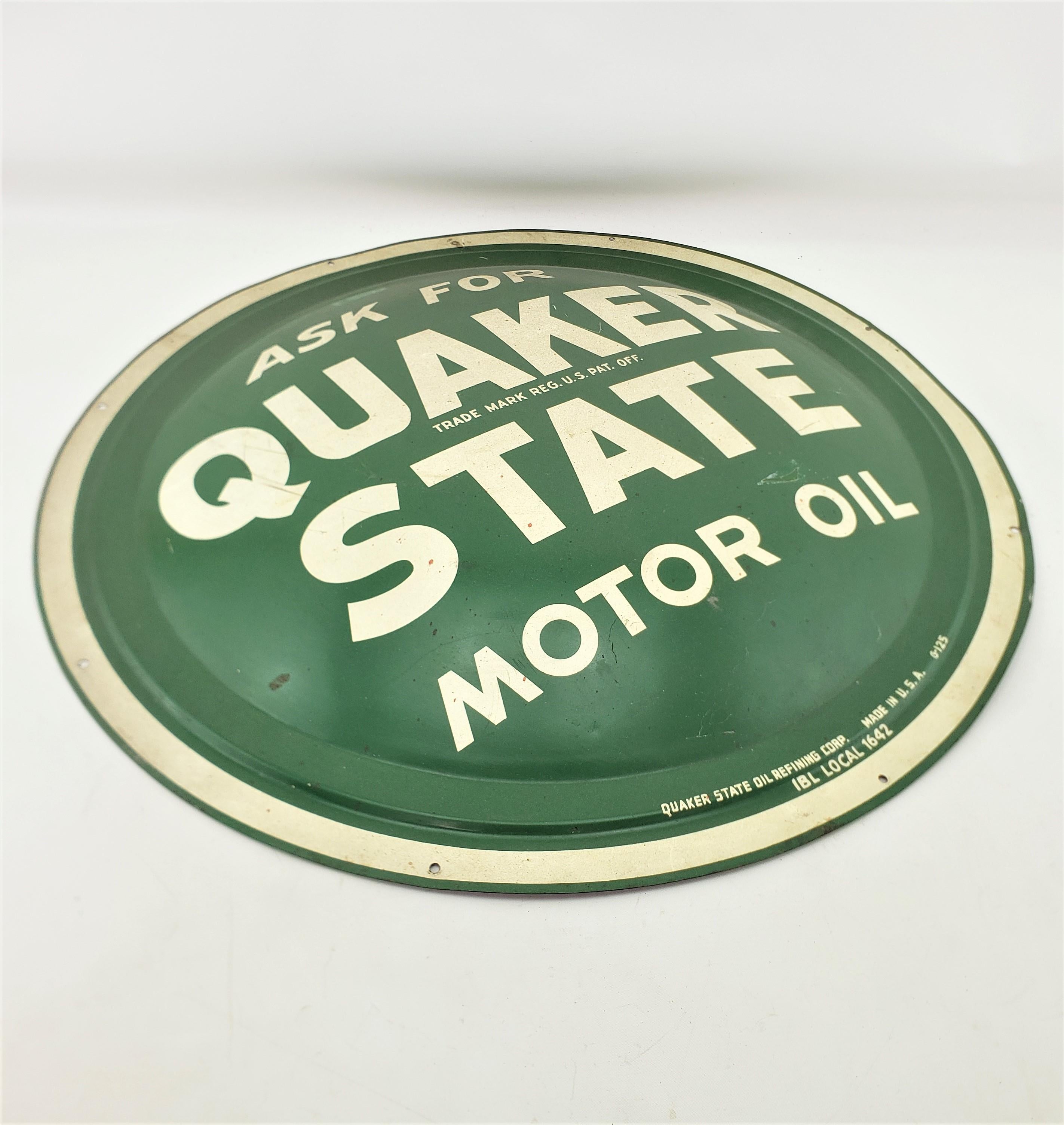 Midcentury Quaker State Motor Oil Gas Station Metal Advertising 'Button' Sign In Good Condition In Hamilton, Ontario