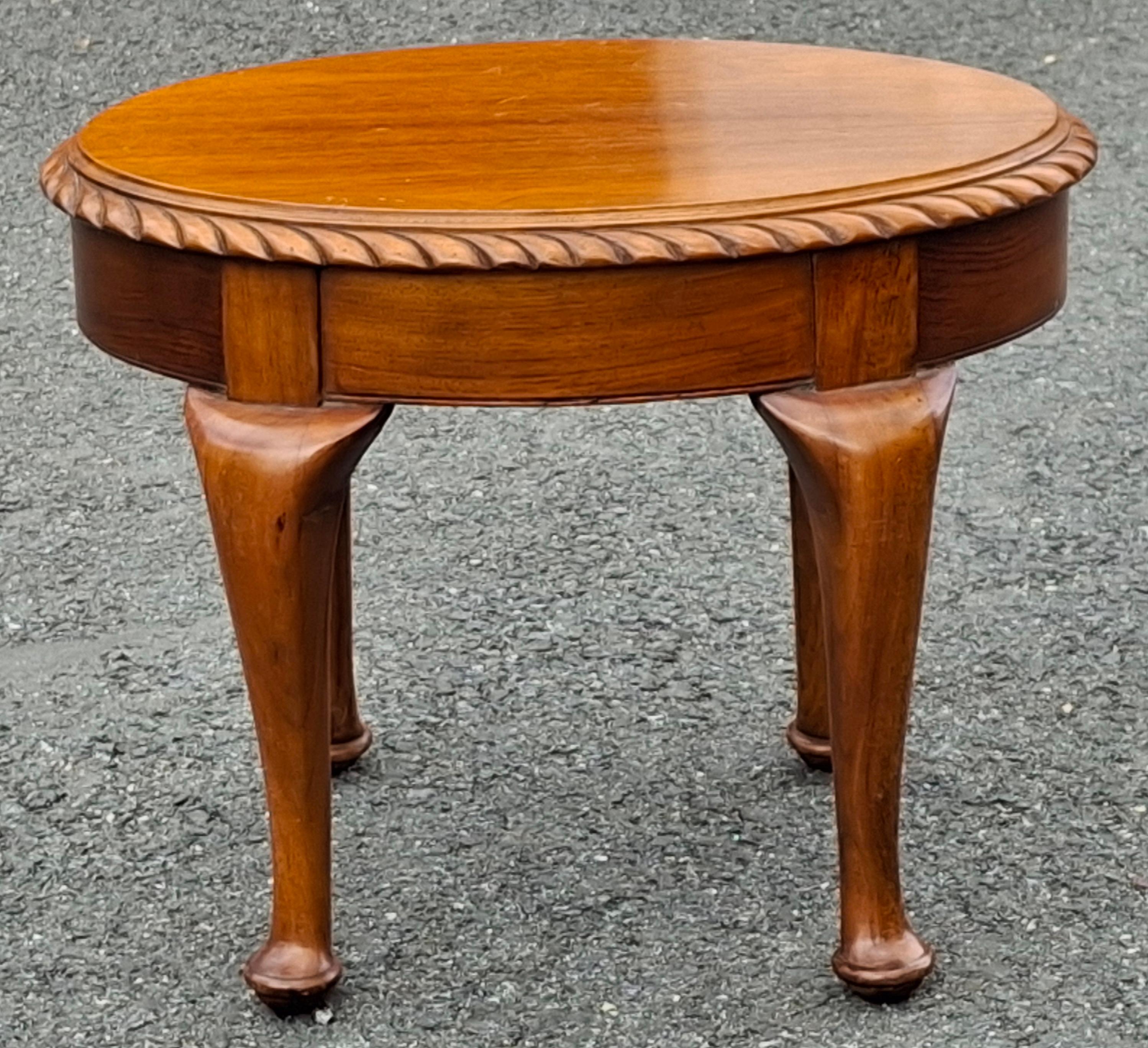 Queen Anne Mid Century Quern Anne Style Mahogany Oval Low Side Table / Foot Stool For Sale