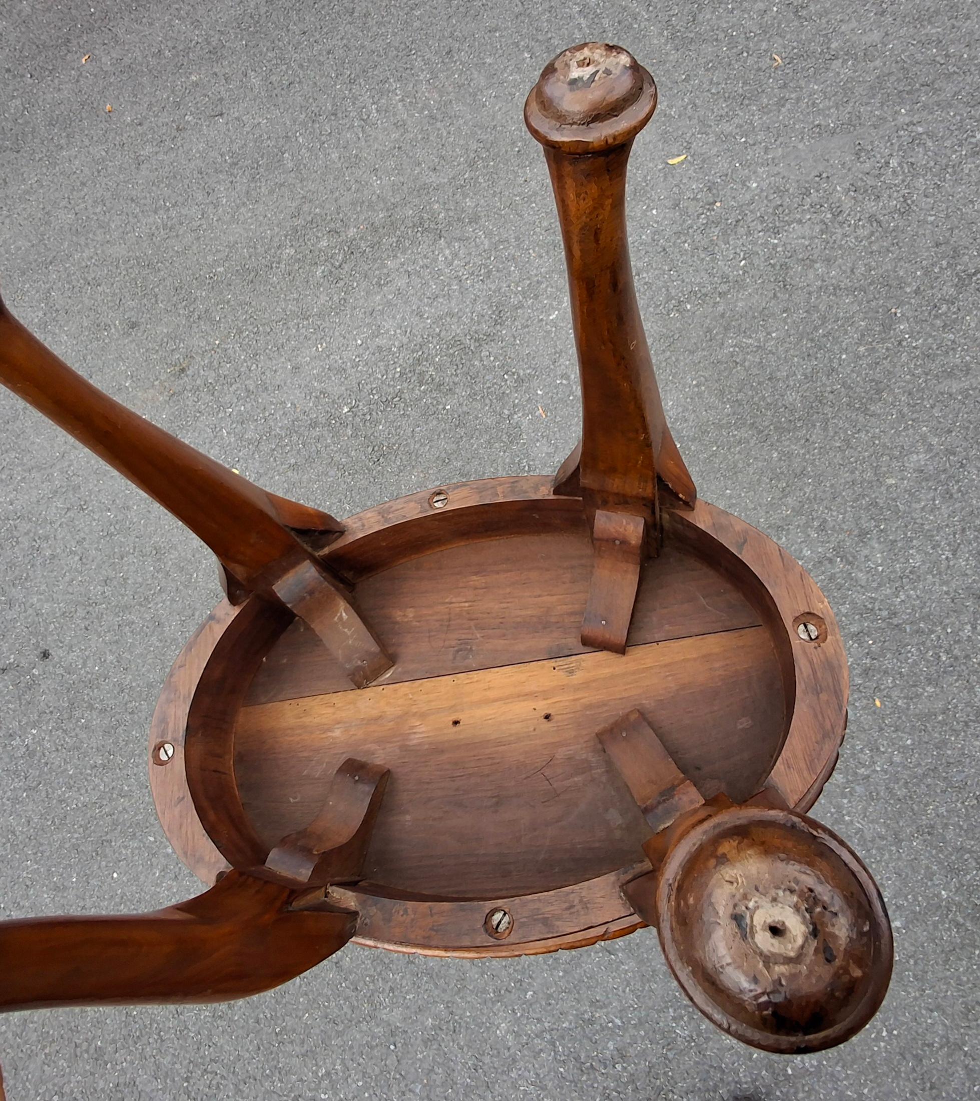 20th Century Mid Century Quern Anne Style Mahogany Oval Low Side Table / Foot Stool For Sale