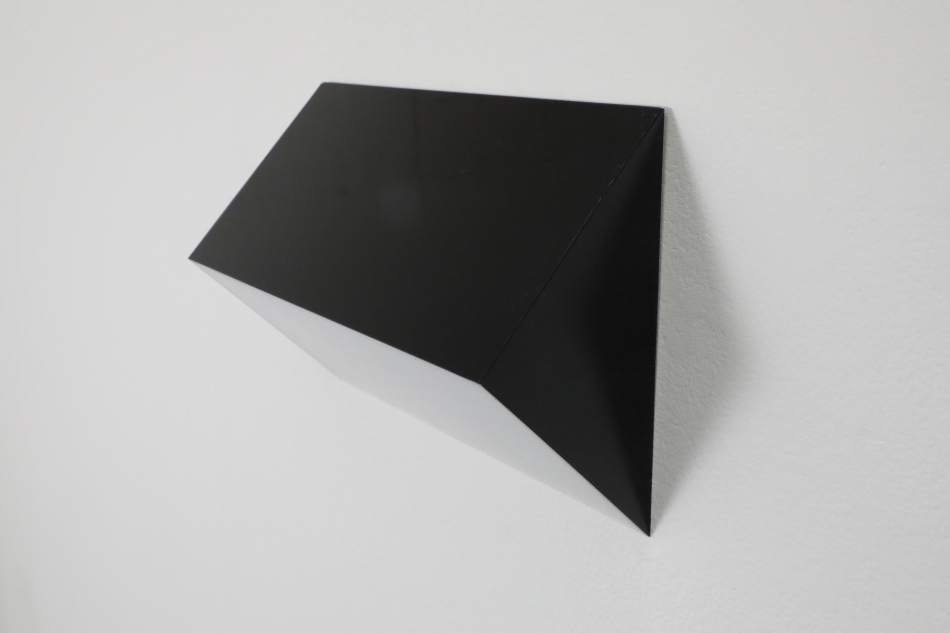 Mid-Century RAAK Black and White Plexiglass Triangular Wall Sconce 2