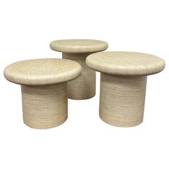 Raffia aus der Mitte des Jahrhunderts  Pilz Couchtische oder Hocker