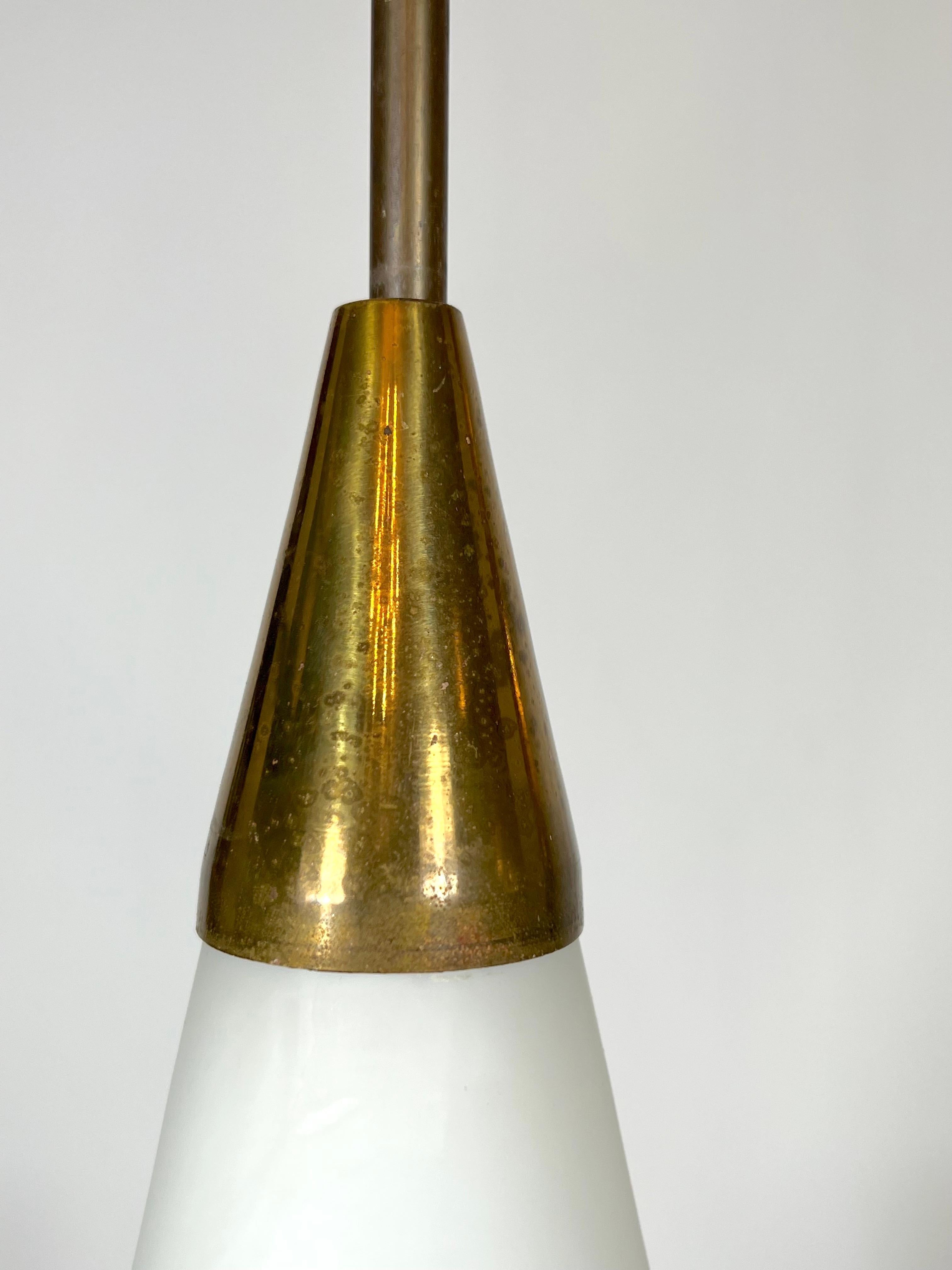 Mid-Century Rare Brass and Triplex Opaline Glass Pendant Lamp by Stilnovo For Sale 1
