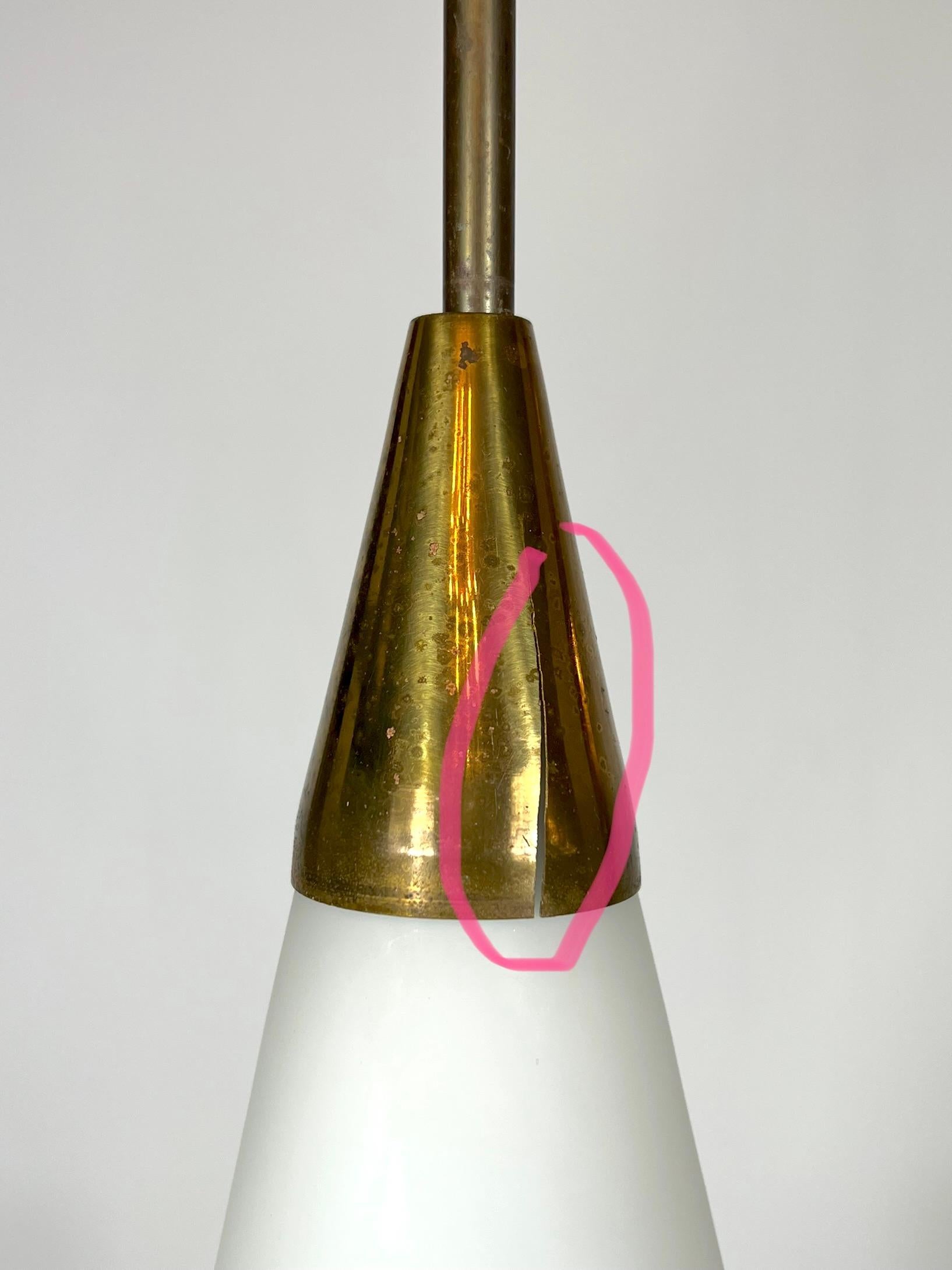 Mid-Century Rare Brass and Triplex Opaline Glass Pendant Lamp by Stilnovo For Sale 2