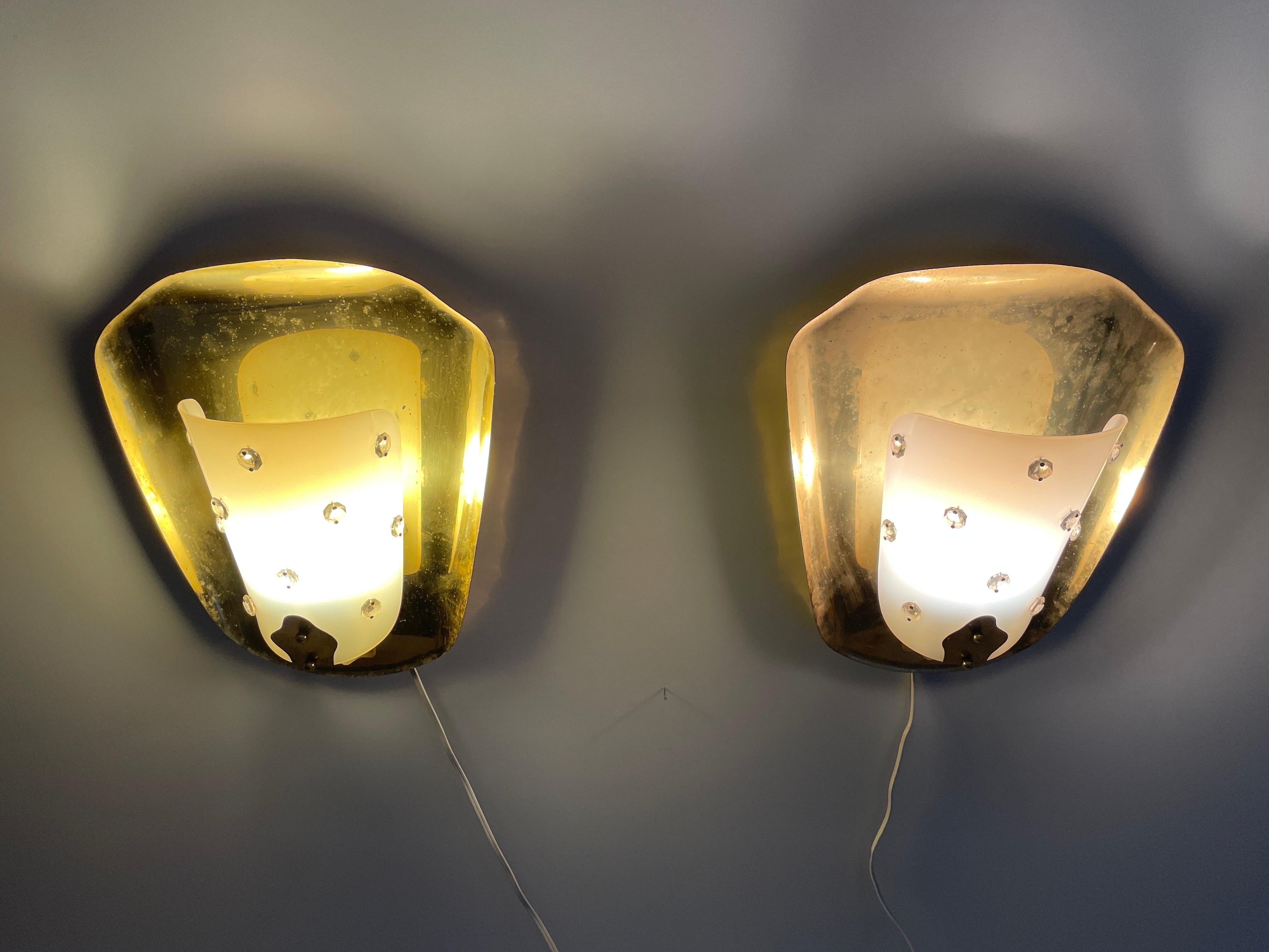 Mid-century Rare Brass & Plexiglass Pair of Cinema Sconces, 1950s, Germany For Sale 7