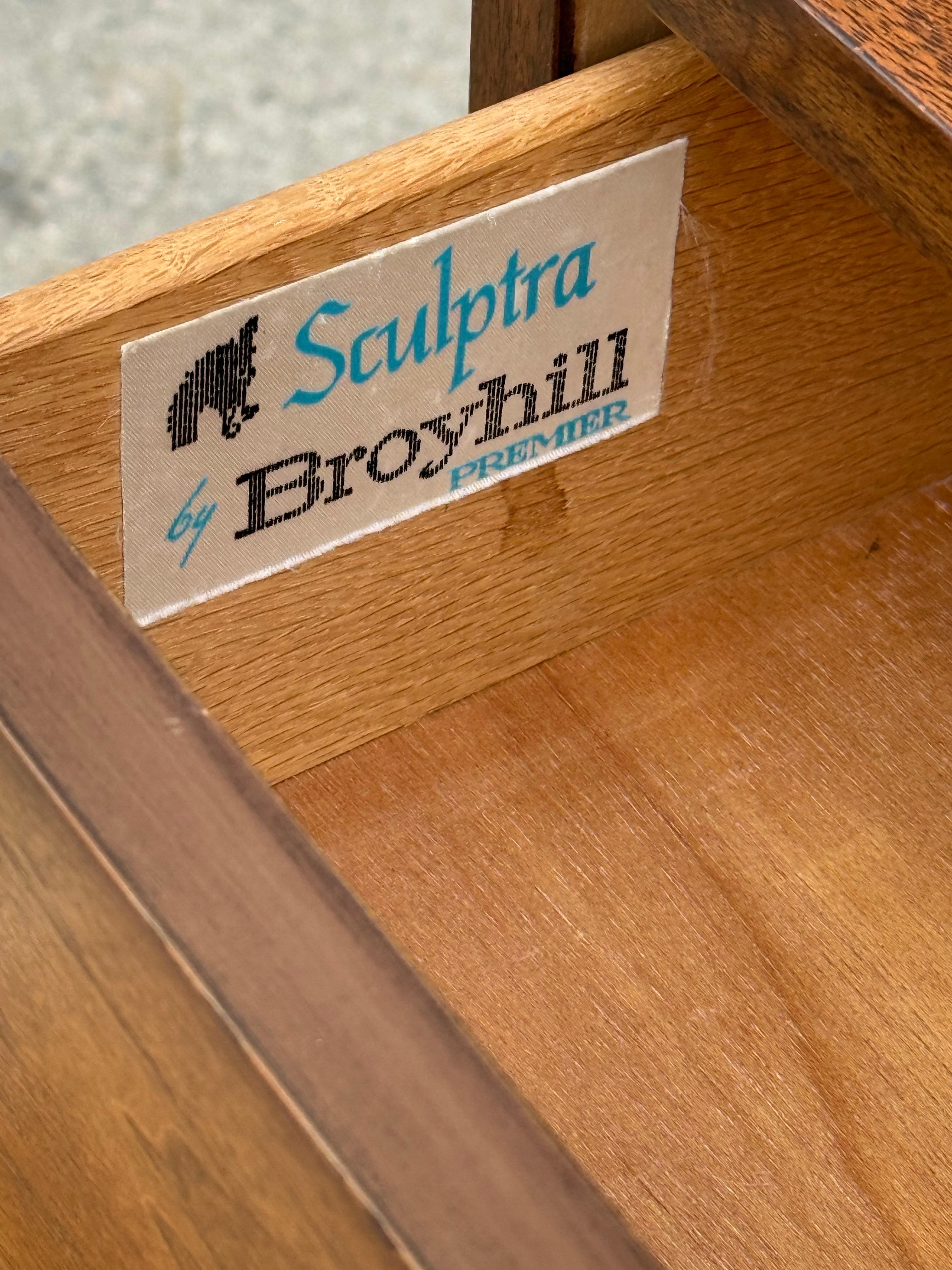 Rara valigetta in noce Broyhill Sculptra del metà del secolo scorso in vendita 4